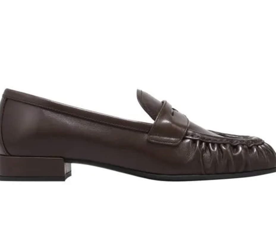 Slim-fit παντελόνια: Πώς να τα συνδυάσετε το φθινόπωρο 2025;-8