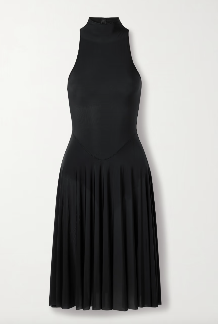 Μαύρο φόρεμα: 8 σχέδια επένδυση για τον χειμώνα-4