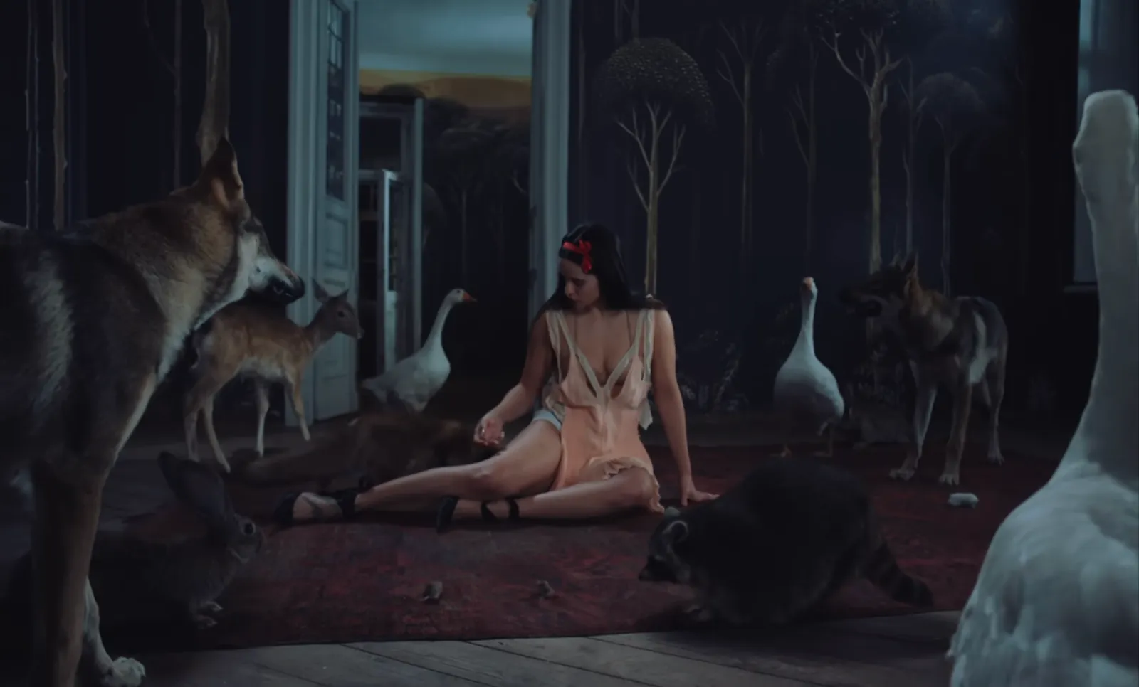 Rosalía: Όλα τα looks της από το “Berghain”-9