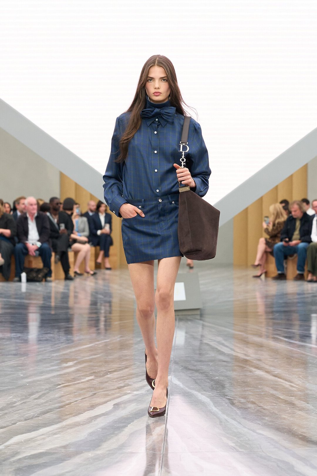 Dior SS26: Ο Jonathan Anderson τοποθετεί τους κώδικες του οίκου στο τώρα-6