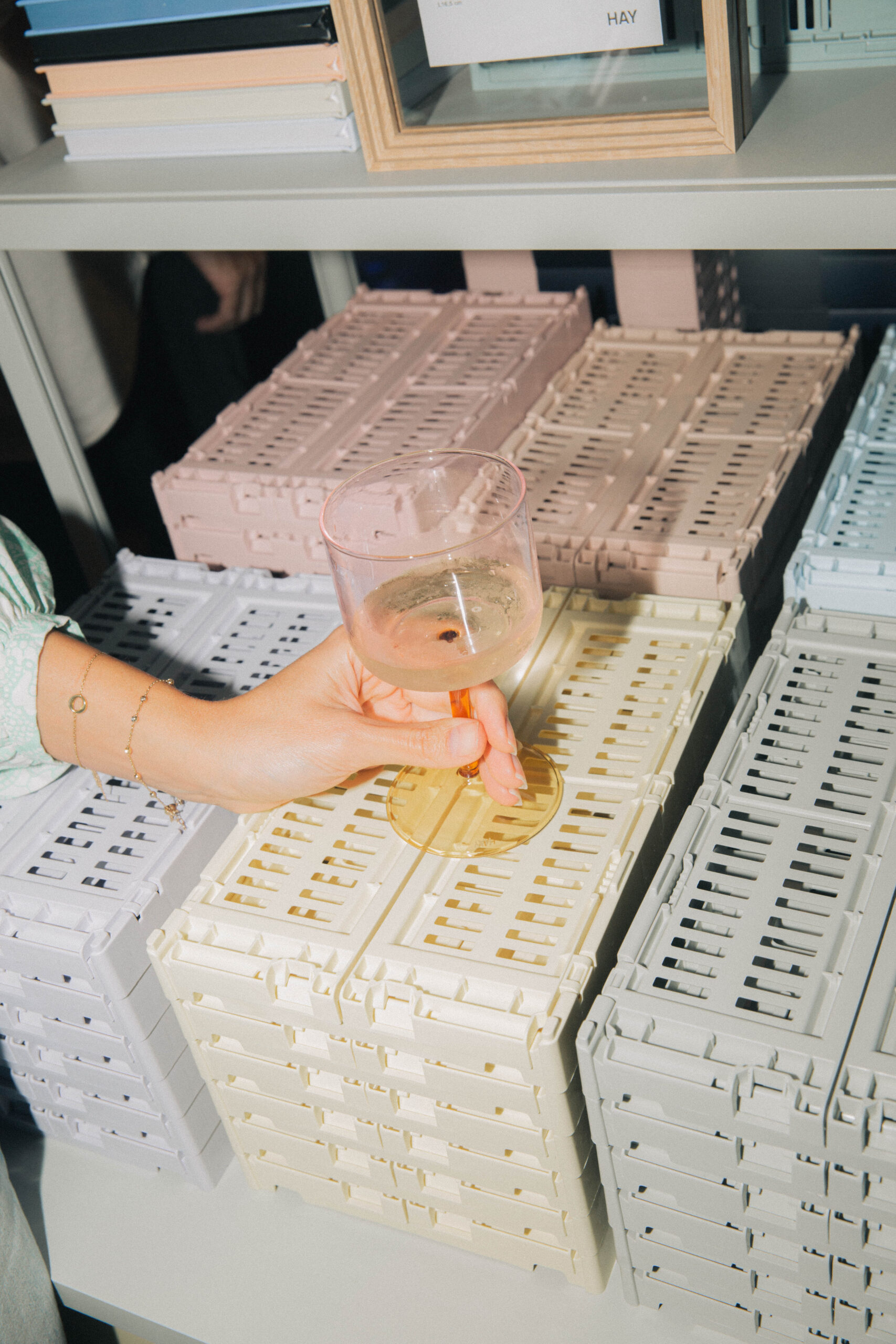 Η HAY στην Αθήνα: η έκθεση, τα highlights και το HAY Space στο Apenanti Showroom-1