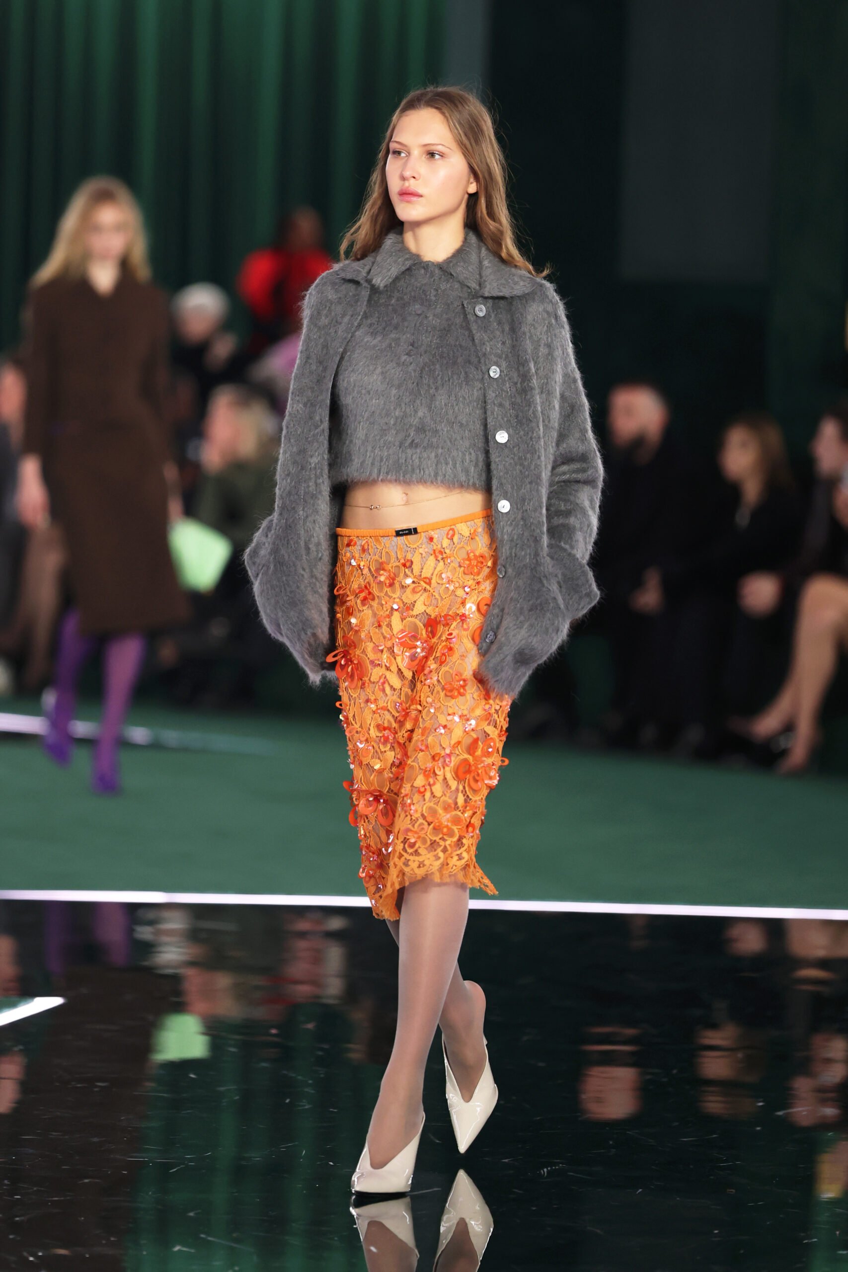 Από το catwalk στο street style: Η pencil φούστα είναι ένα σύμβολο που επιστρέφει ανανεωμένο-2