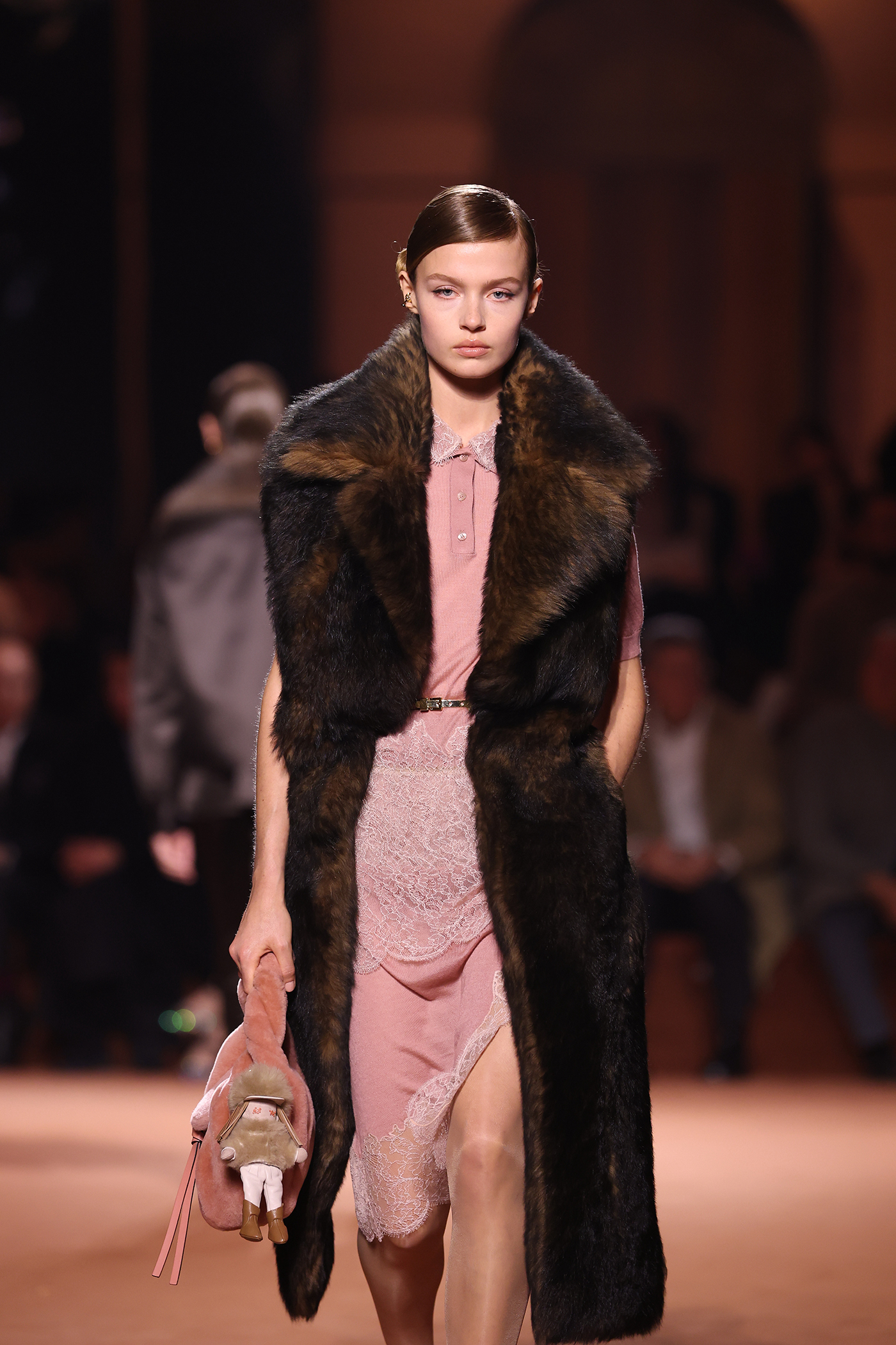 Καφέ και ροζ: Ο απροσδόκητος συνδυασμός του χειμώνα-1