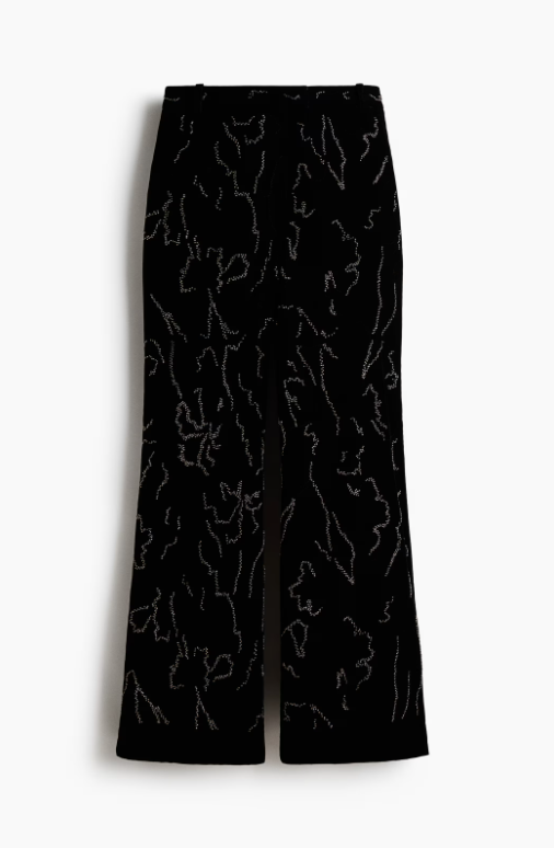 Από το σατέν στο βελούδο: Τα 5 παντελόνια που αλλάζουν το στυλ του χειμώνα 2026-3