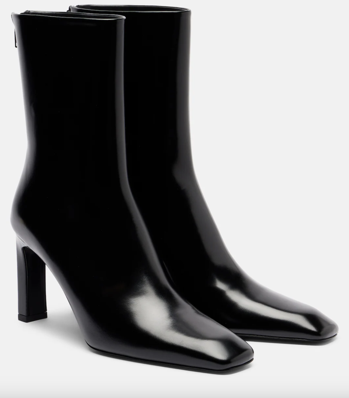 Σατέν πουκάμισο: Οι 3 trendy συνδυασμοί για τον χειμώνα-3