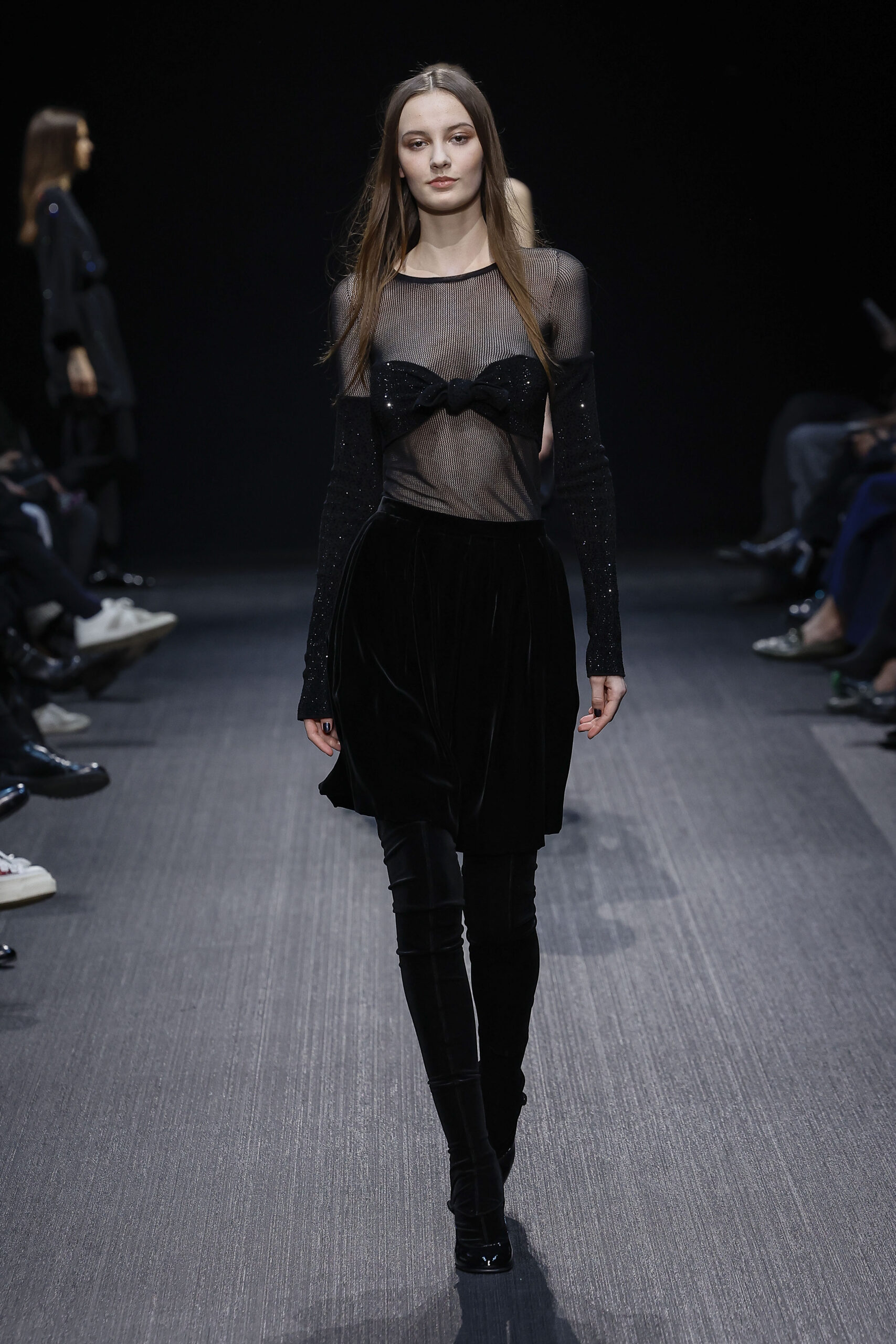 Βελούδινα leggings: Είναι τάση τον χειμώνα 2025-1