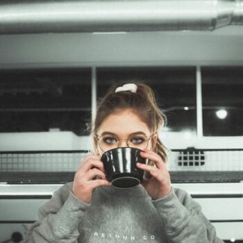 δεν-πίνω-πλέον-καφέ-το-πρωί-αλλά-μία-ώρ-382524