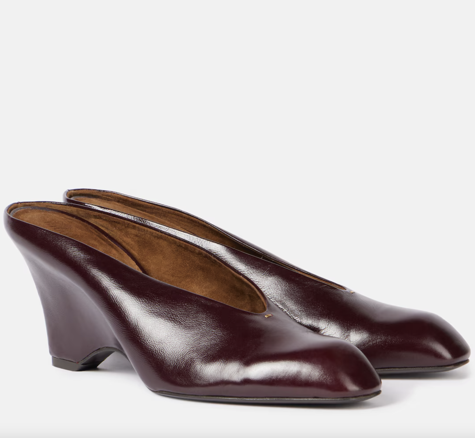 V-neck παπούτσια: Το shape που θα γίνει η σούπερ τάση του 2026-6