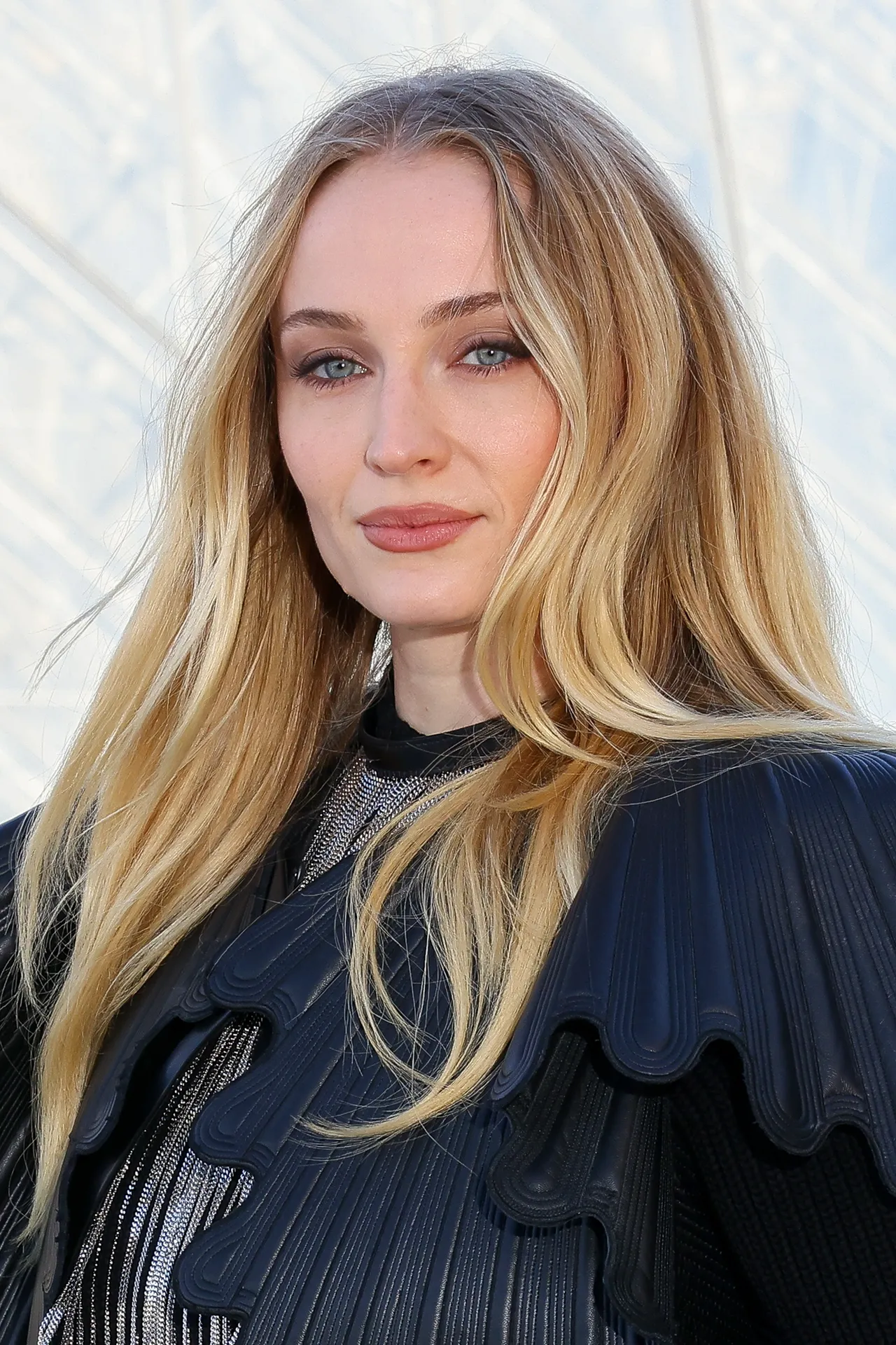 Color Melting: Η μεγαλύτερη τάση στα χρώματα μαλλιών για το 2026 συνδυάζει ανταύγειες με balayage-4