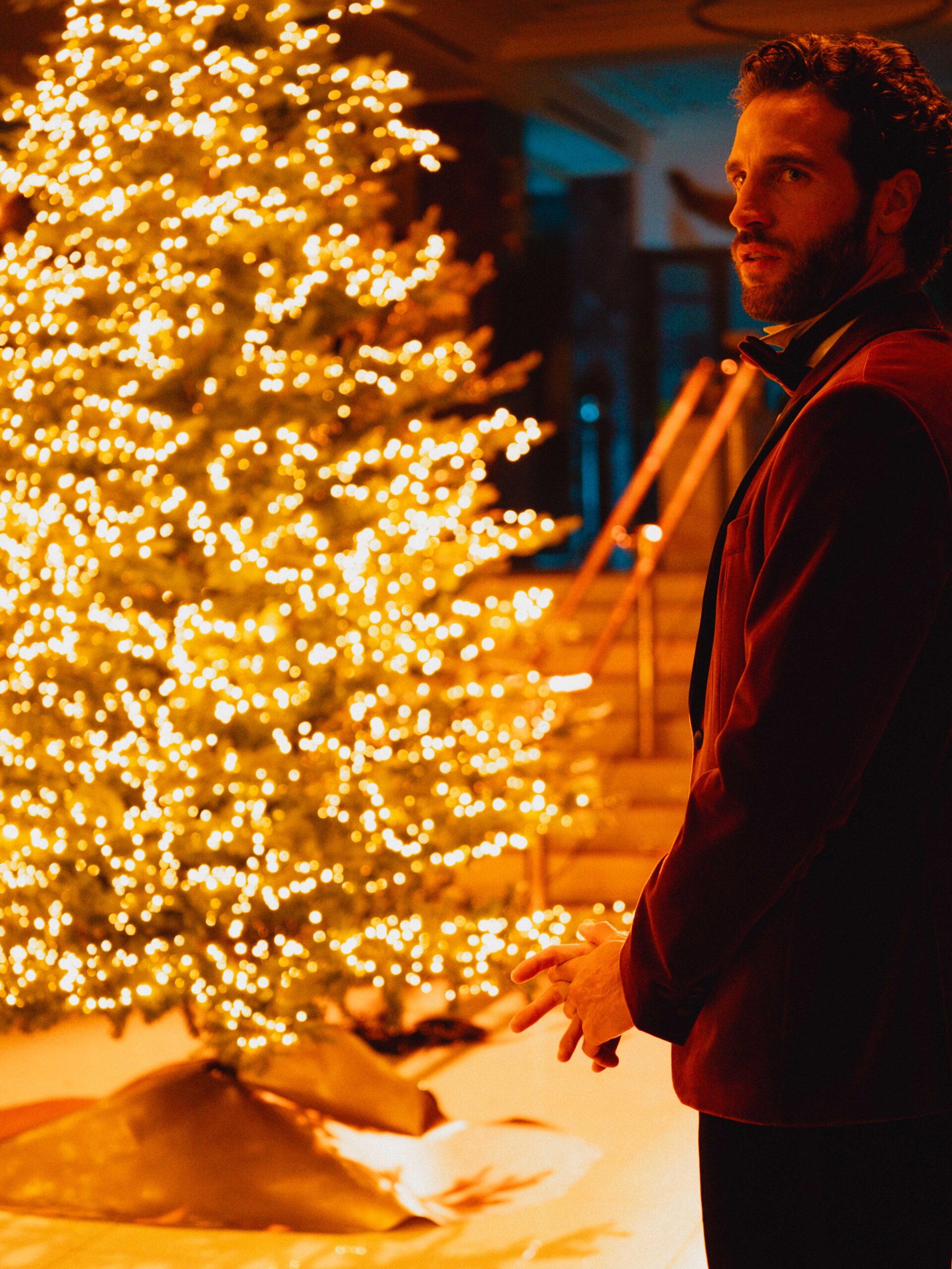 Ένα χιονισμένο παραμύθι ζωντανεύει στα πολυκαταστήματα attica-2