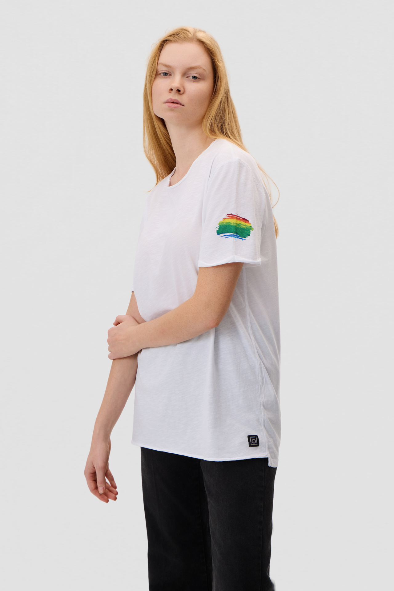 H Dirty Laundry ενώνει τις δυνάμεις της με το σωματείο «ΕΛΠΙΔΑ» για μια συλλογή όπου η μόδα συναντά την αλληλεγγύη-3