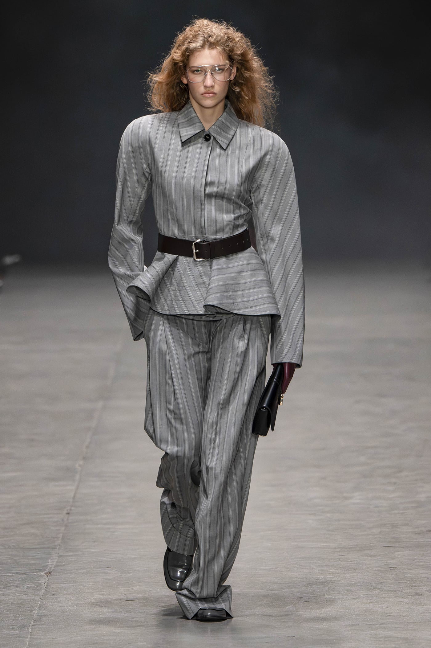 Παντελόνια: Από το σατέν στο δερμάτινο, αυτές είναι οι 6 δυνατές τάσεις του 2026-4