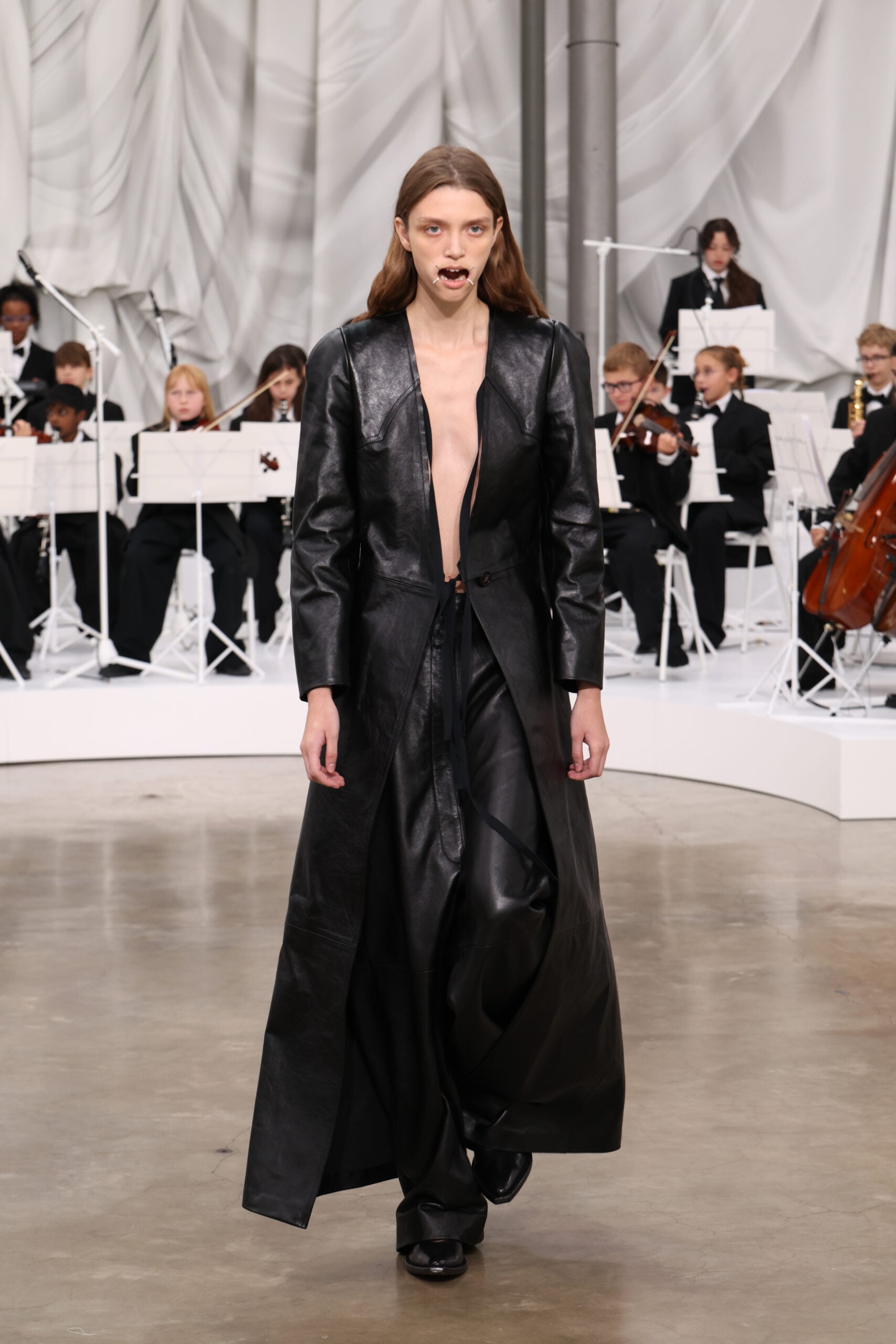 Παντελόνια: Από το σατέν στο δερμάτινο, αυτές είναι οι 6 δυνατές τάσεις του 2026-5