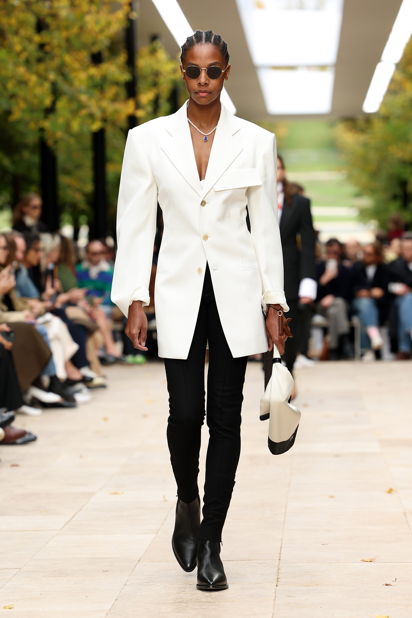 Παντελόνια: Από το σατέν στο δερμάτινο, αυτές είναι οι 6 δυνατές τάσεις του 2026-3