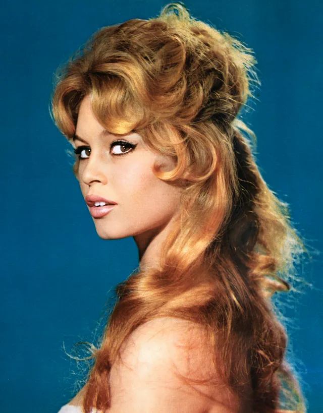 22 vintage φωτογραφίες της απόλυτης μούσας Brigitte Bardot που έφυγε στα 91 της χρόνια-16