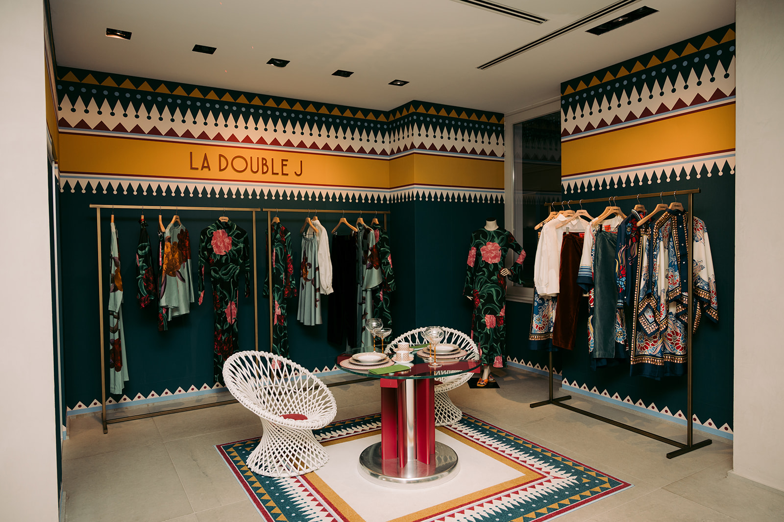 Luisa World x La DoubleJ: Δύο πολύχρωμες ημέρες στην Αθήνα με τη σχεδιάστρια JJ Martin-1