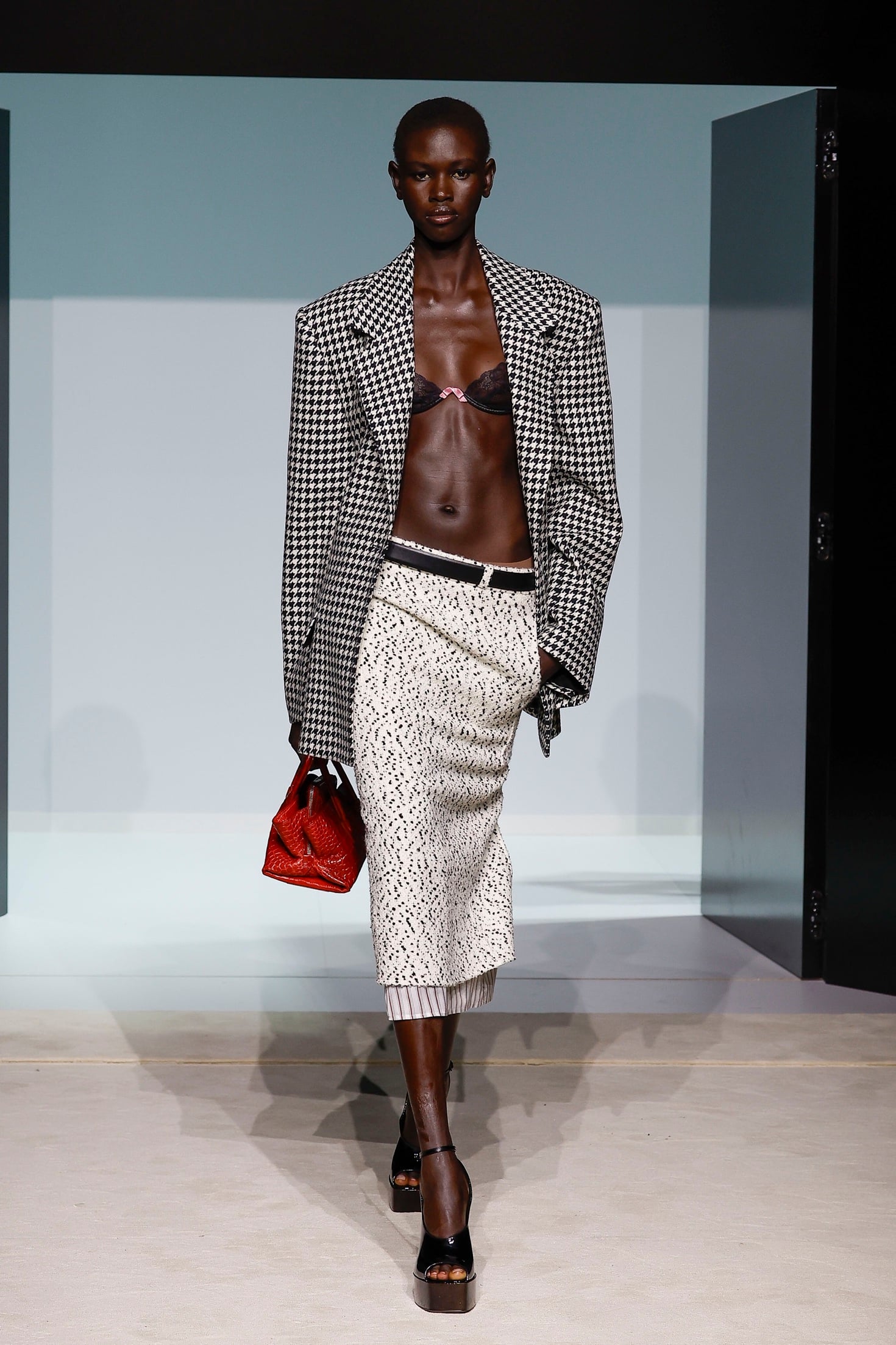 Power suit: Το 2026 θα το (ξανα)αγαπήσουμε-3