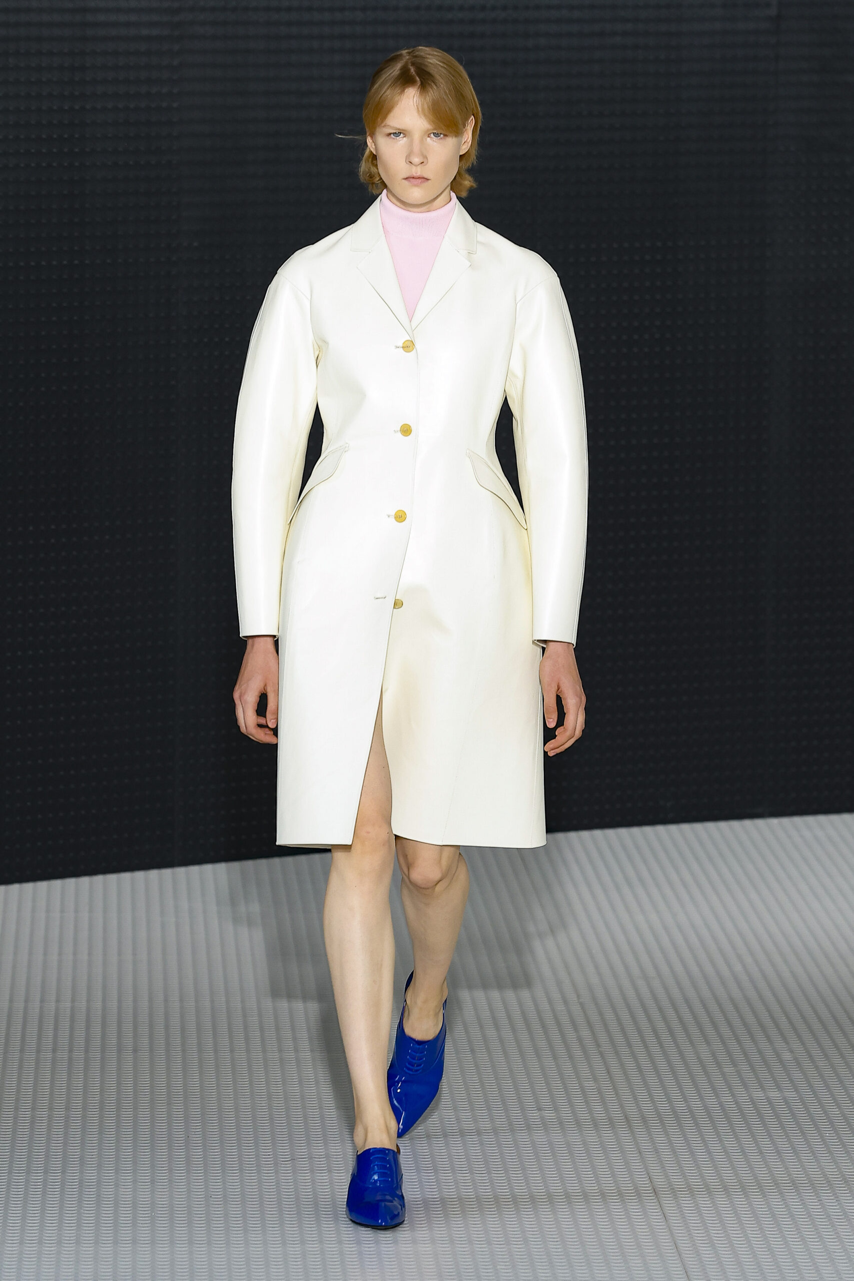 Pantone 2026: Το χρώμα της νέας χρονιάς είναι το Cloud Dancer-3