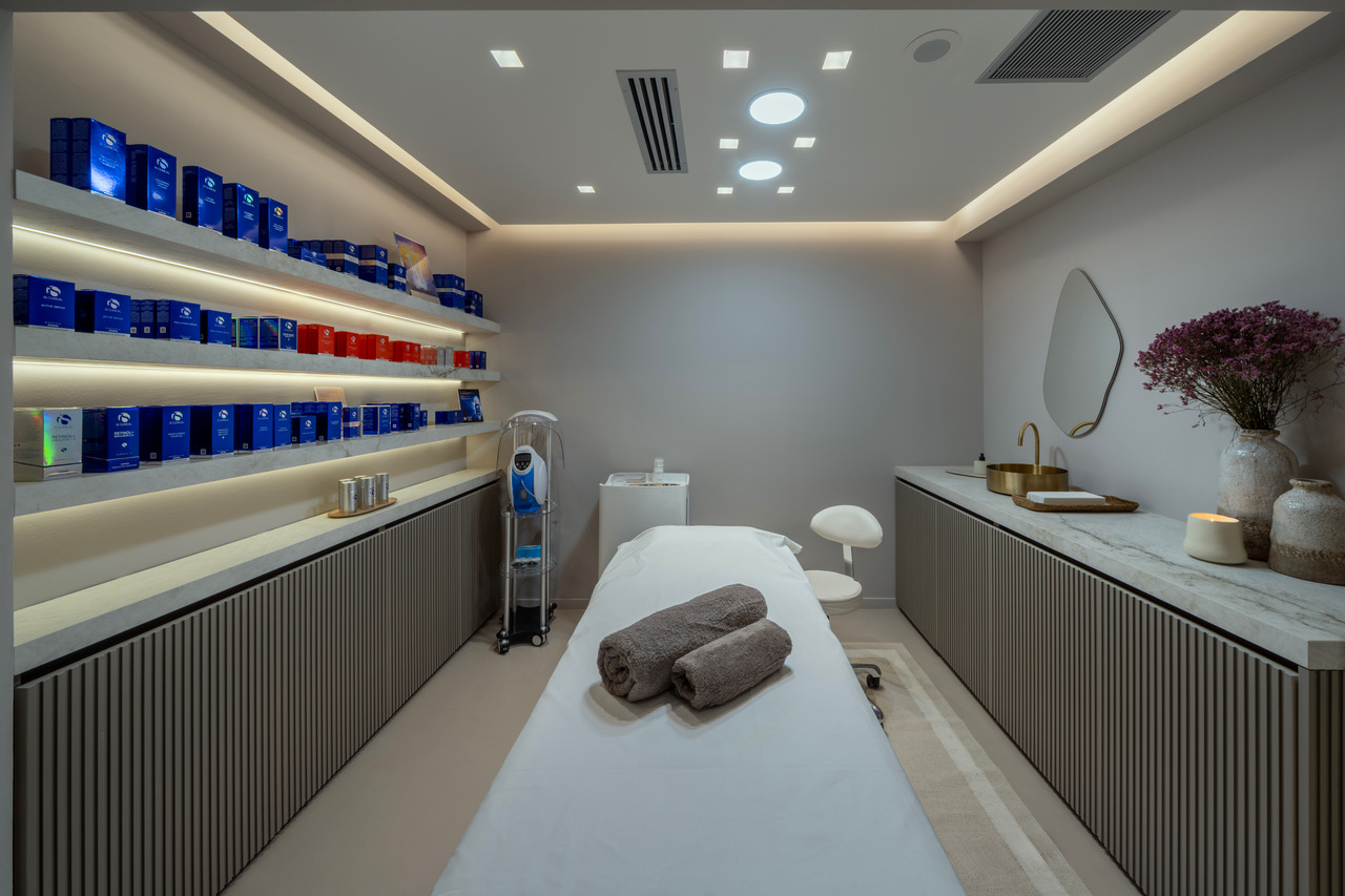 Tα facials που χαρίζουν άμεση λάμψη — και γίνονται το πιο έξυπνο δώρο των γιορτών-2