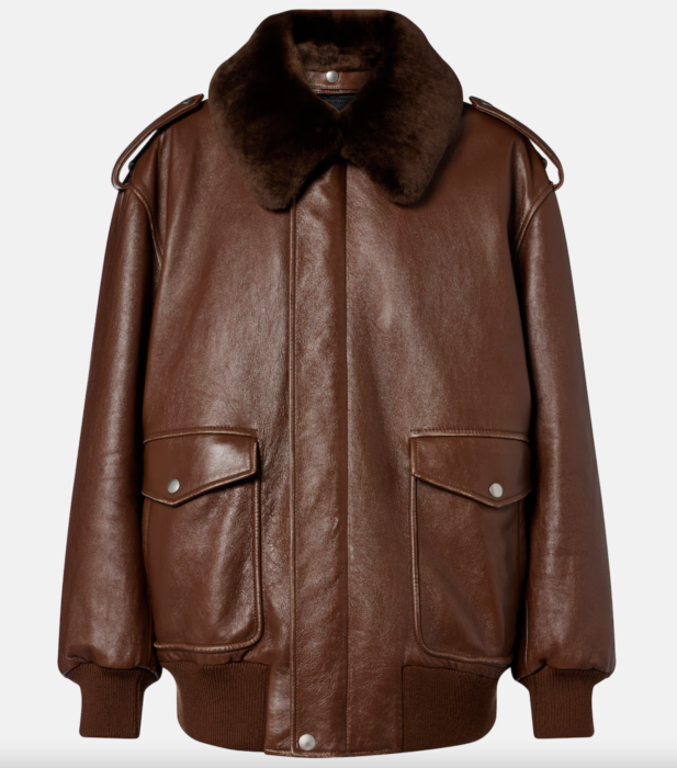 Leather jacket και τζιν παντελόνι: Ο parisian chic συνδυασμός του χειμώνα-6