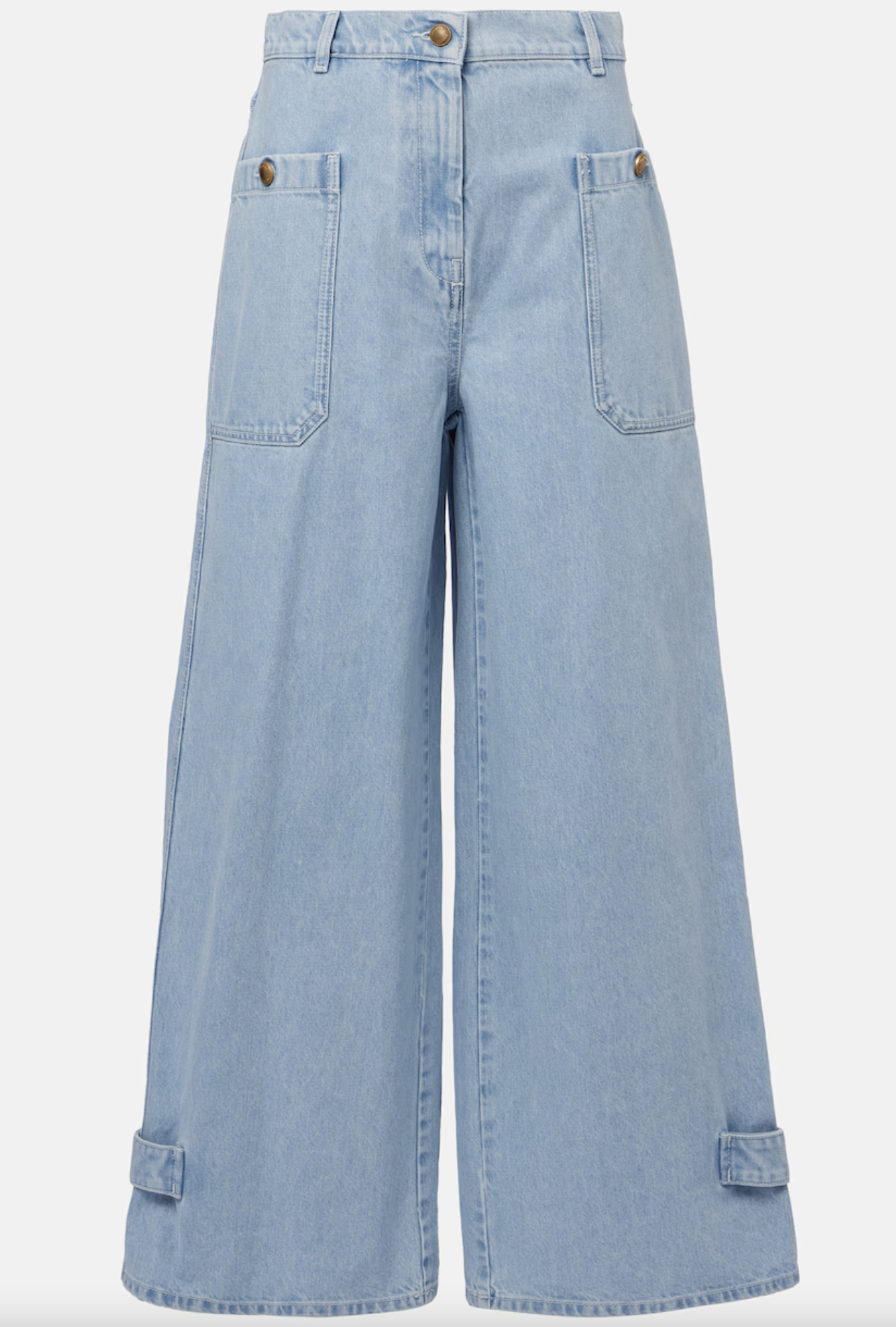 Τα wide-leg τζιν είναι η χαλαρή και trendy τάση που θα φοράμε όλο το 2026-2