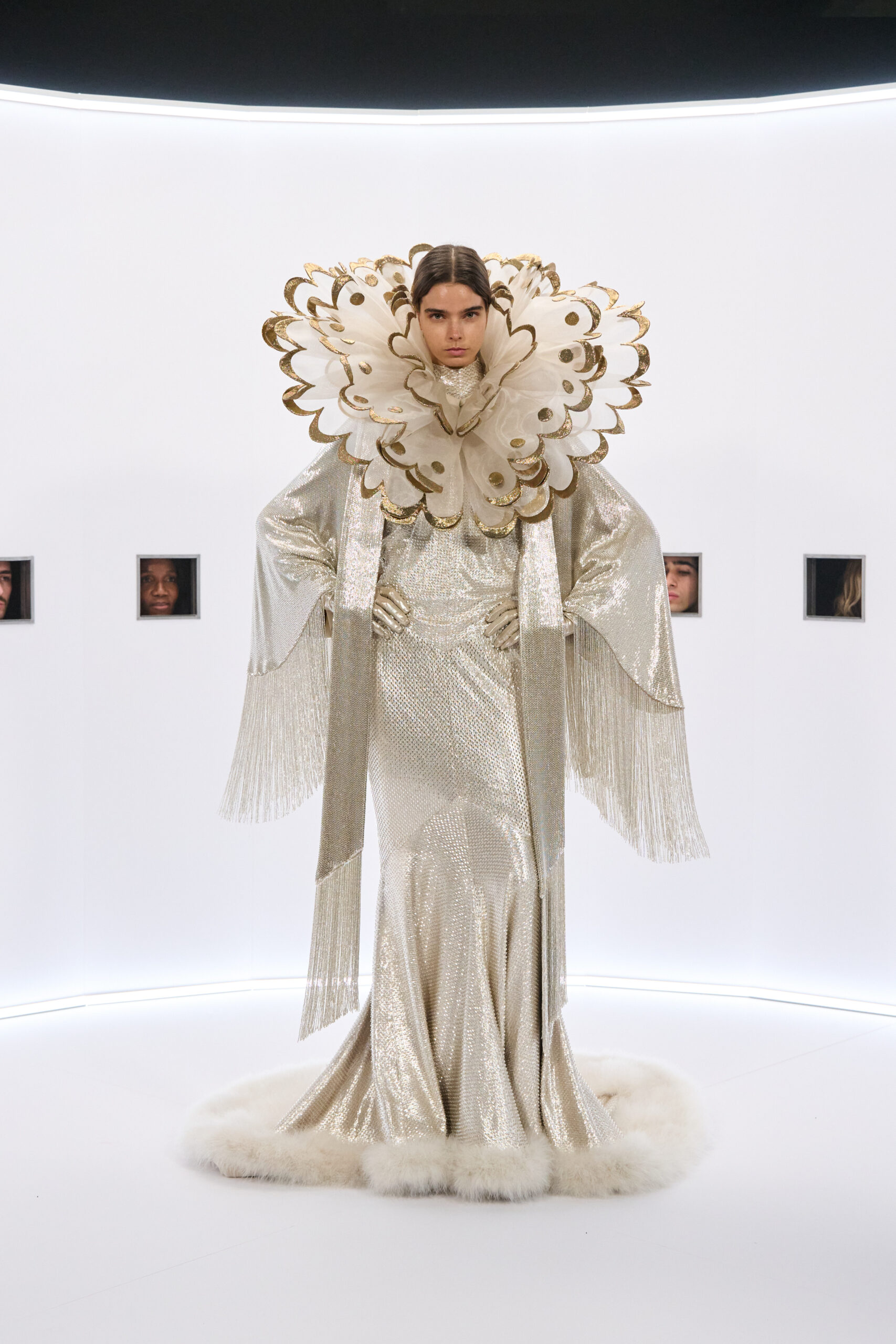 Valentino Haute Couture SS26: Ωδή στο Old Hollywood-4