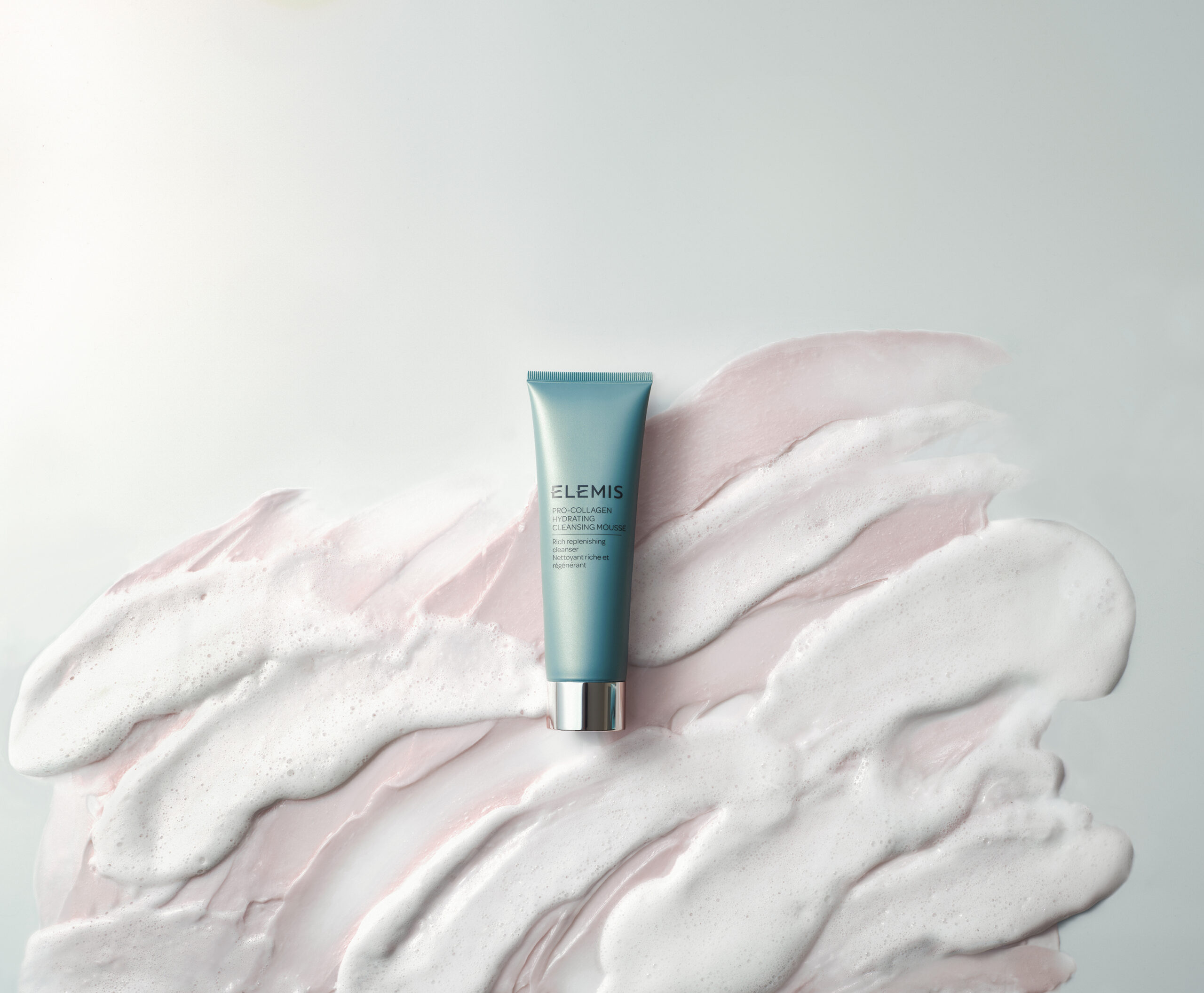 Το Pro-Collagen Hydrating Cleansing Mousse της Elemis αλλάζει τα δεδομένα στον καθαρισμό της επιδερμίδας-1