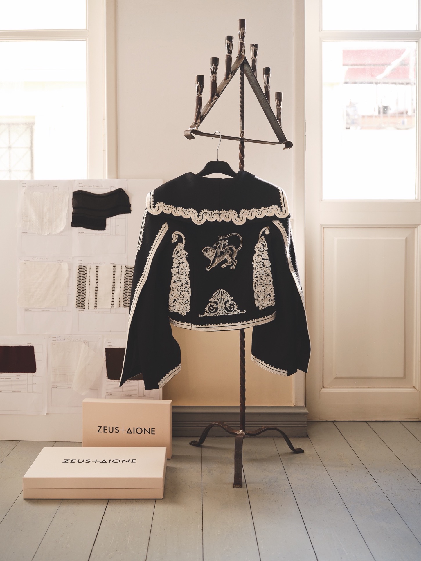 Zeus+Δione: To ελληνικό brand που θέλει να συνομιλεί ισότιμα με τους διεθνείς οίκους-1