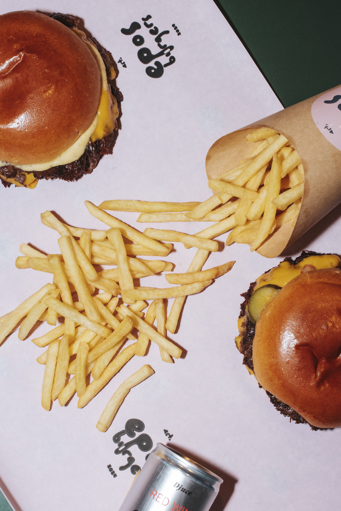 Vogue Picks: 5 στάσεις στην Αθήνα για τα πιο νόστιμα smash burgers-6