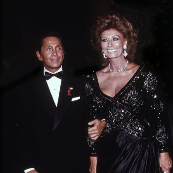 ο-valentino-και-οι-μούσες-του-από-την-jackie-kennedy-μέχρι-τ-388322