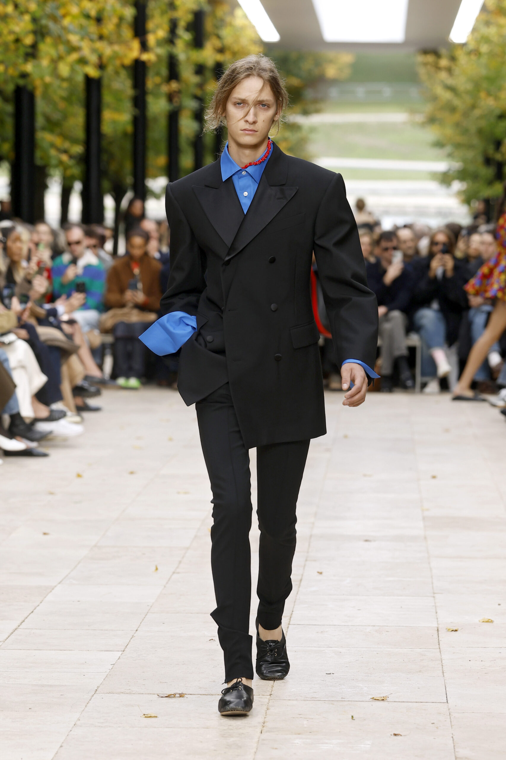 Cobalt blue: Όλα δείχνουν πως θα είναι το χρώμα του 2026-1