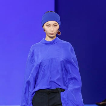 cobalt-blue-όλα-δείχνουν-πως-θα-είναι-το-χρώμα-το-387058