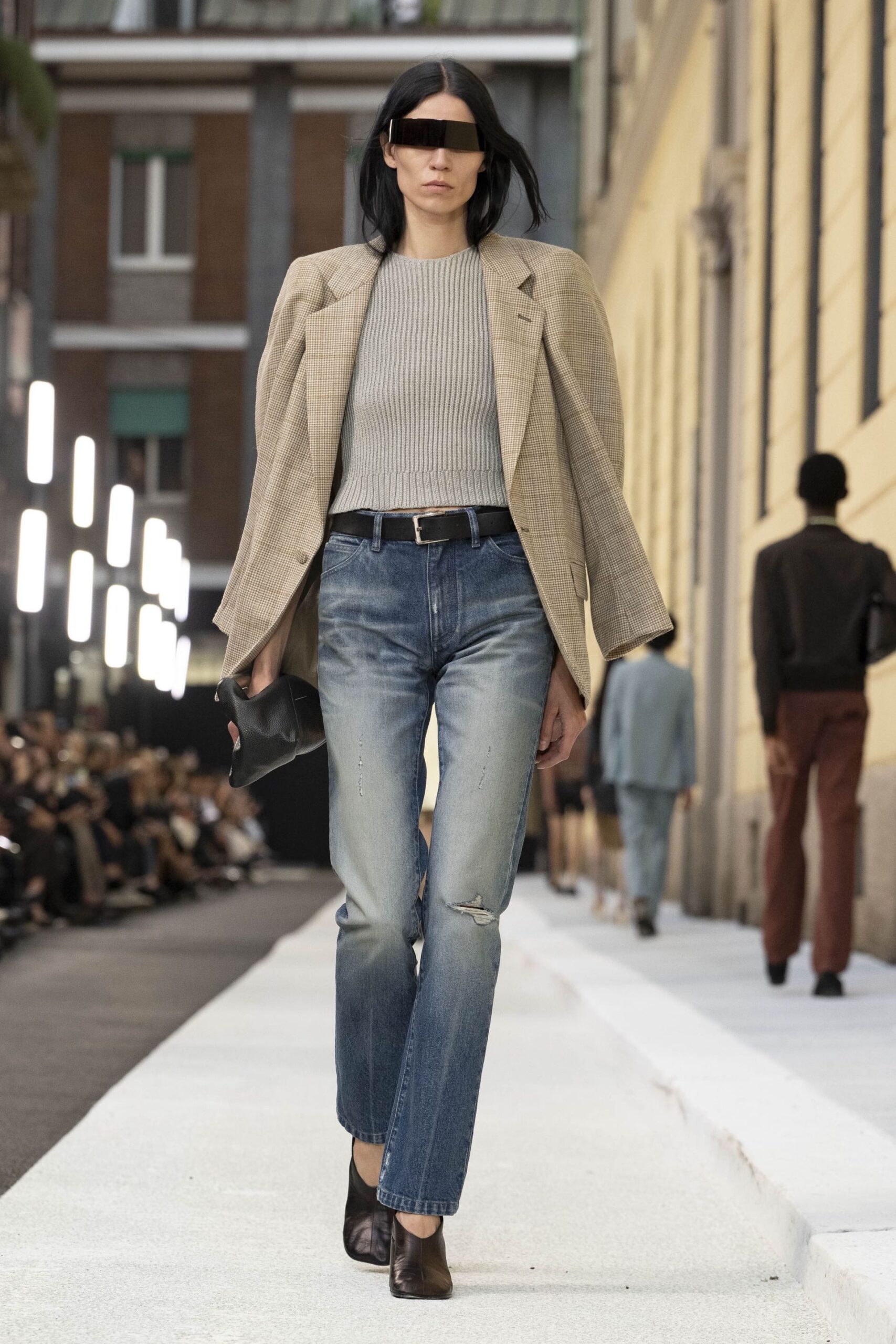 Φέτος, θα φορέσουμε ξεθωριασμένα τζιν όπως στα 00s-3