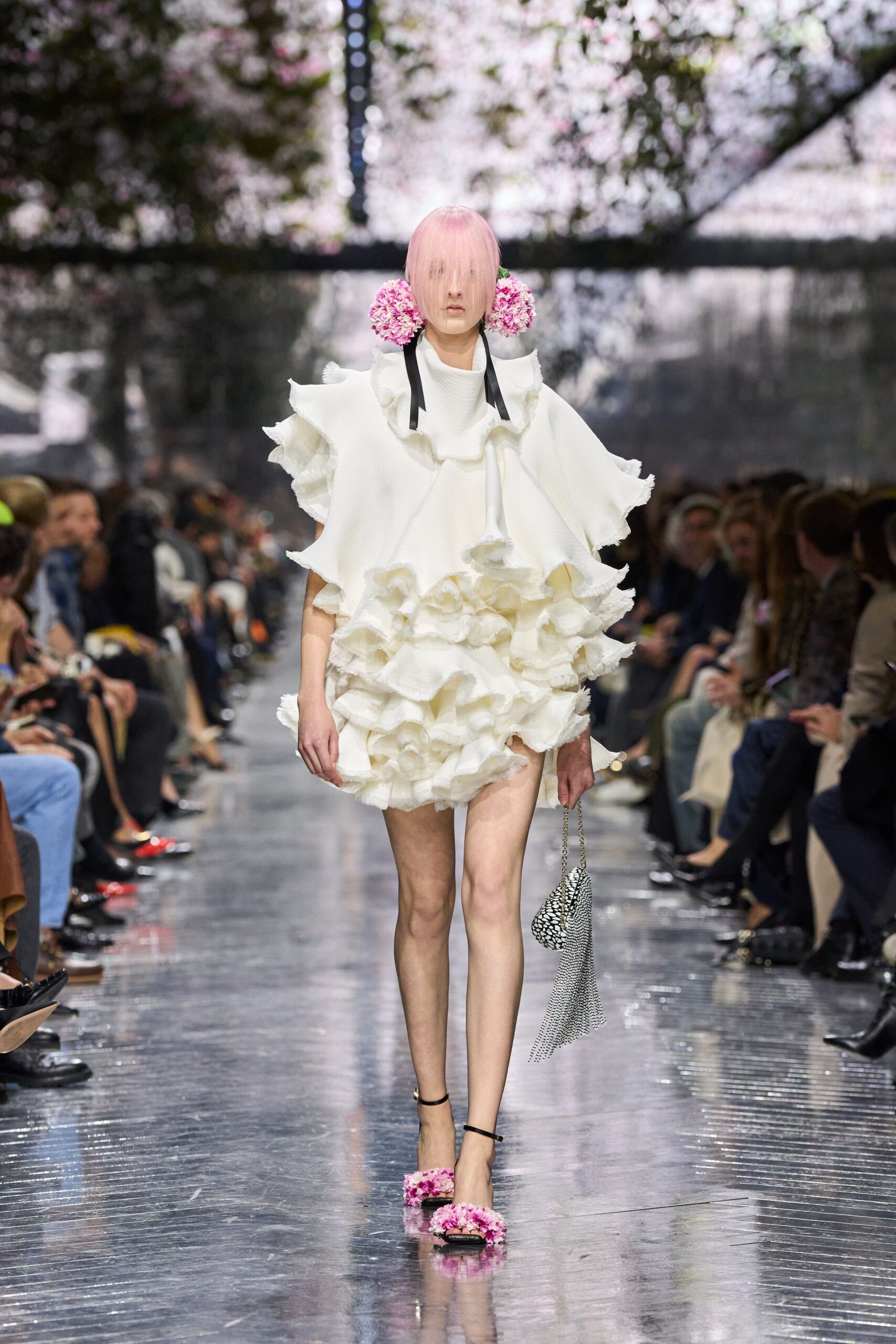 Dior Haute Couture SS26: Ο Jonathan Anderson ξαναγράφει τους κανόνες της υψηλής ραπτικής-7