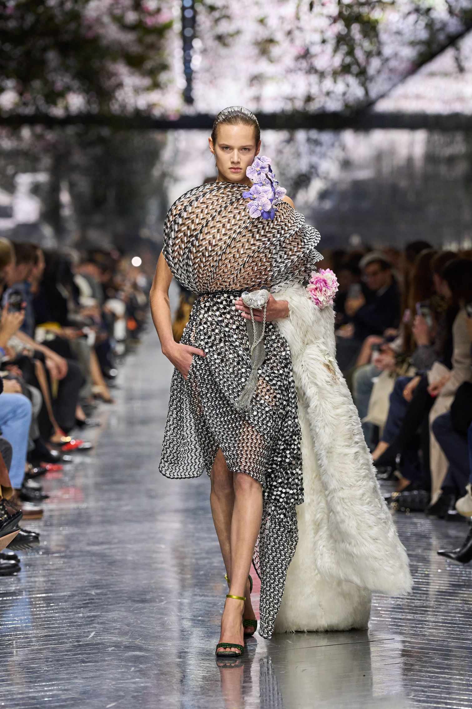 Dior Haute Couture SS26: Ο Jonathan Anderson ξαναγράφει τους κανόνες της υψηλής ραπτικής-11