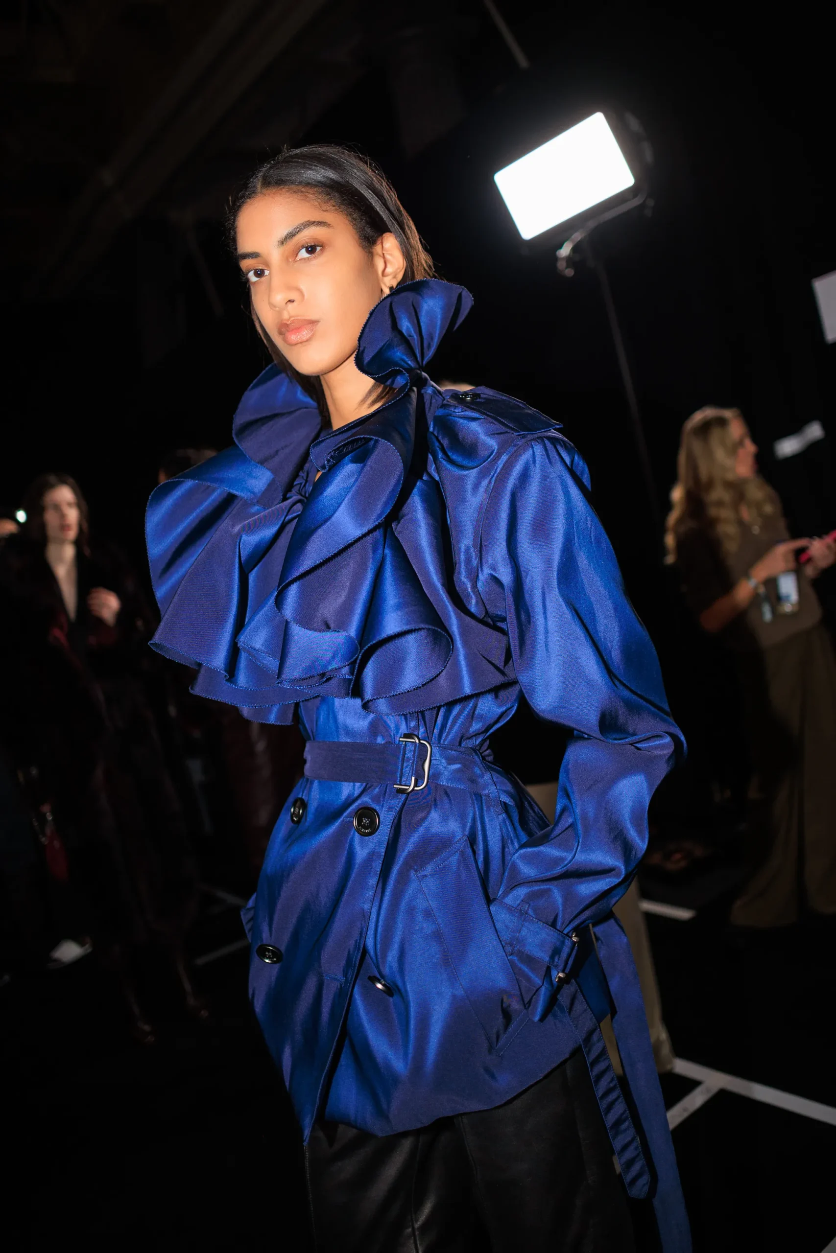 Οι καλύτερες backstage στιγμές από την Εβδομάδας Μόδας του Λονδίνου για το Φθινόπωρο 2026-5