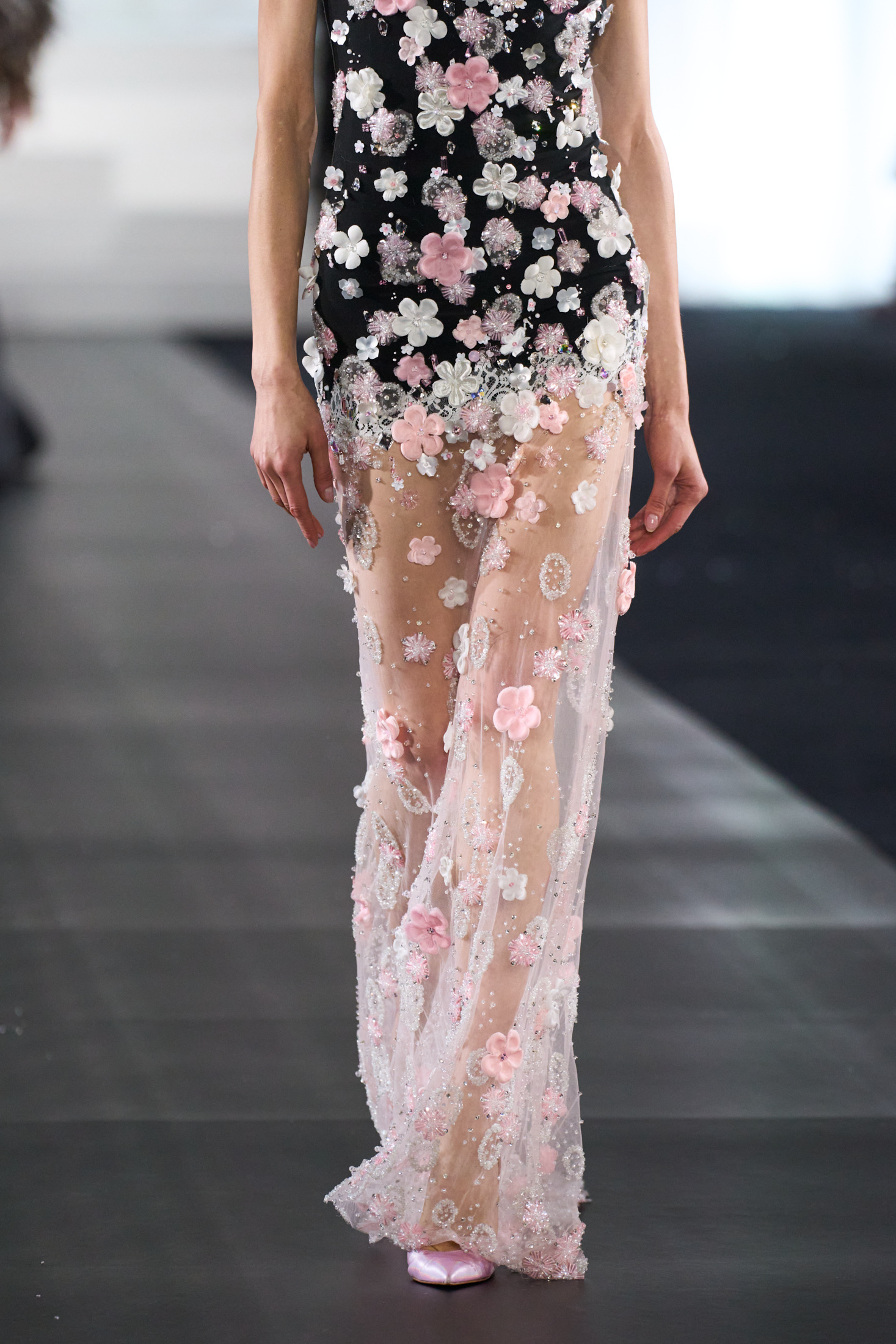 Η Celia Kritharioti στο κλαμπ της haute couture-10