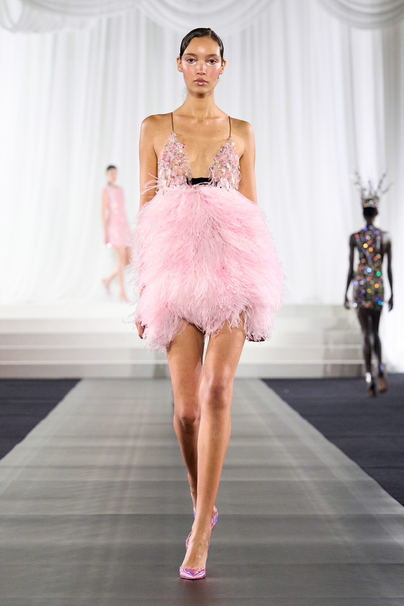 Η Celia Kritharioti στο κλαμπ της haute couture-18