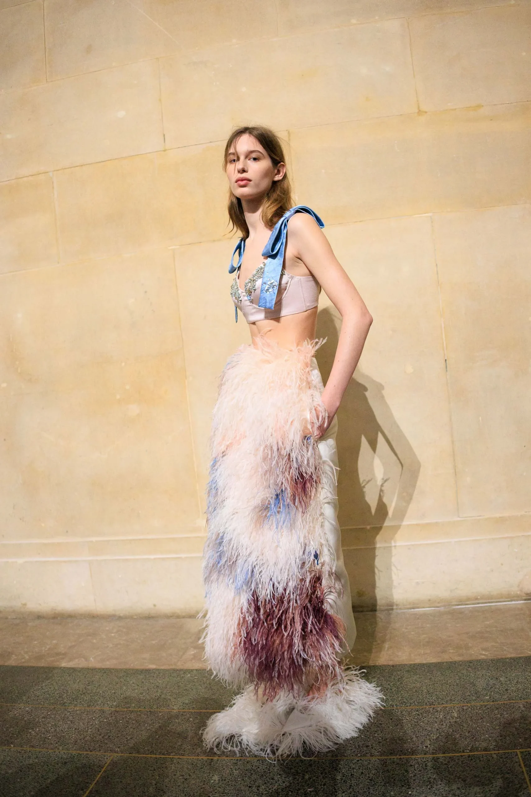 Οι καλύτερες backstage στιγμές από την Εβδομάδας Μόδας του Λονδίνου για το Φθινόπωρο 2026-28