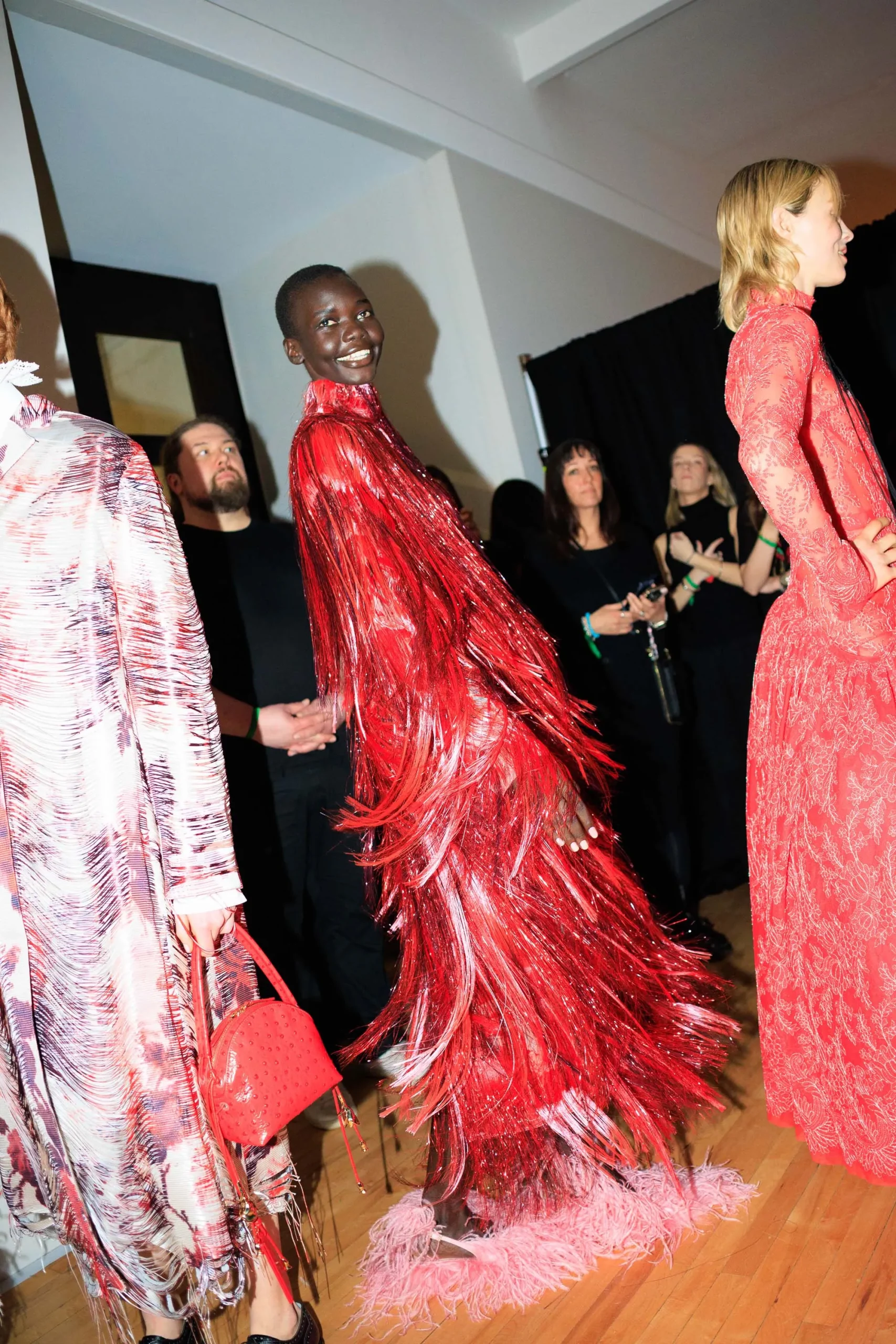 Οι καλύτερες backstage στιγμές από την Εβδομάδας Μόδας του Λονδίνου για το Φθινόπωρο 2026-33