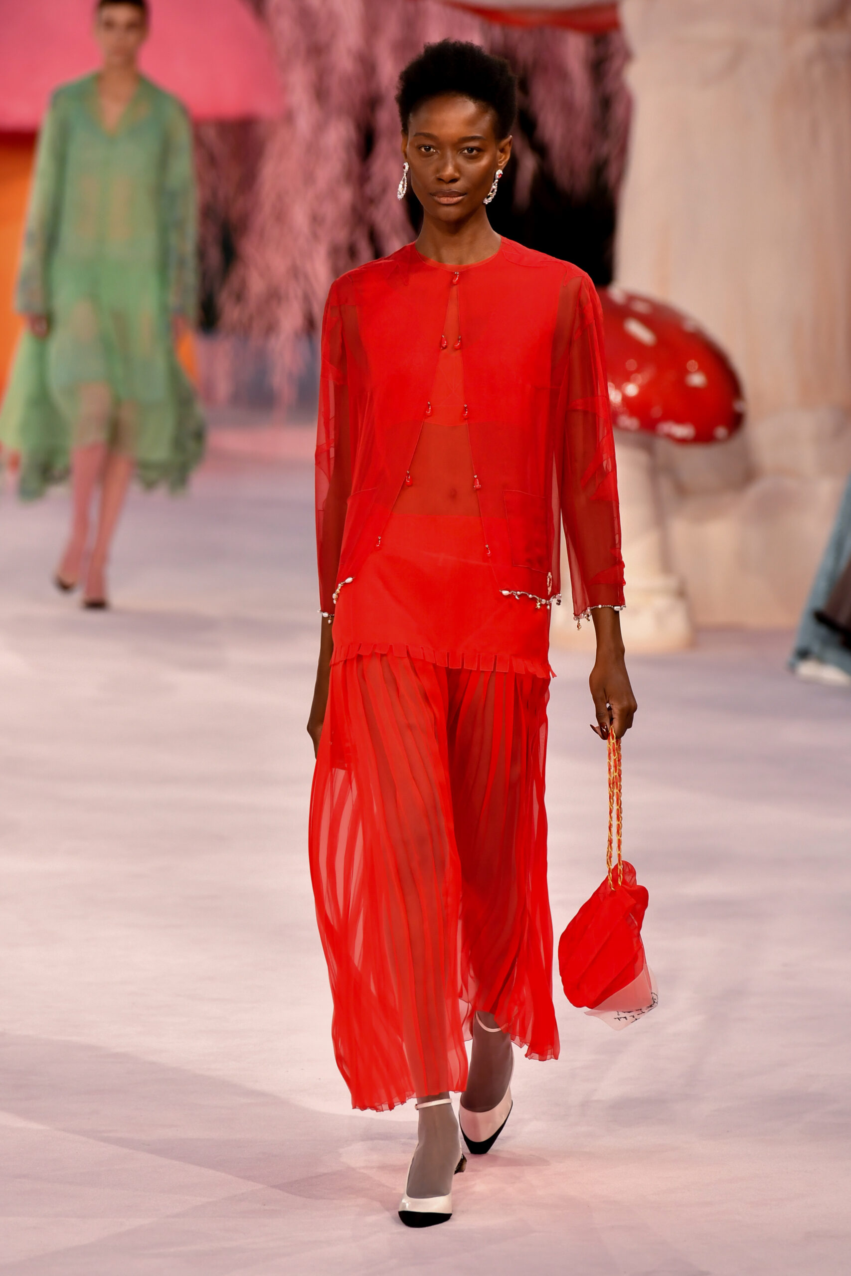 Η Vogue αποκωδικοποιεί τις 9 τάσεις-κλειδιά της άνοιξης 2026-9