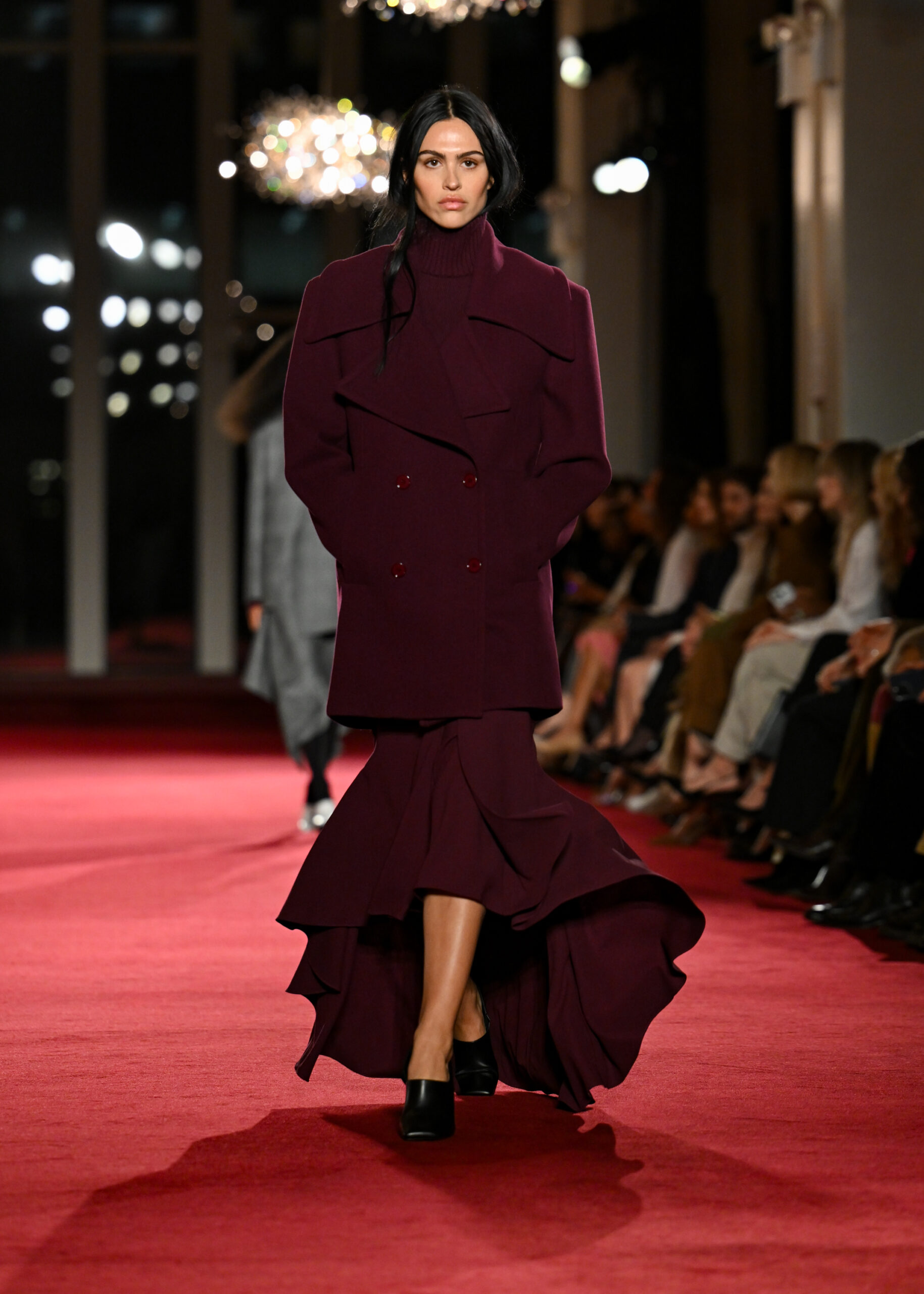 Η Εβδομάδα Μόδας Νέας Υόρκης έδειξε ήδη το χρώμα του επόμενου χειμώνα-1