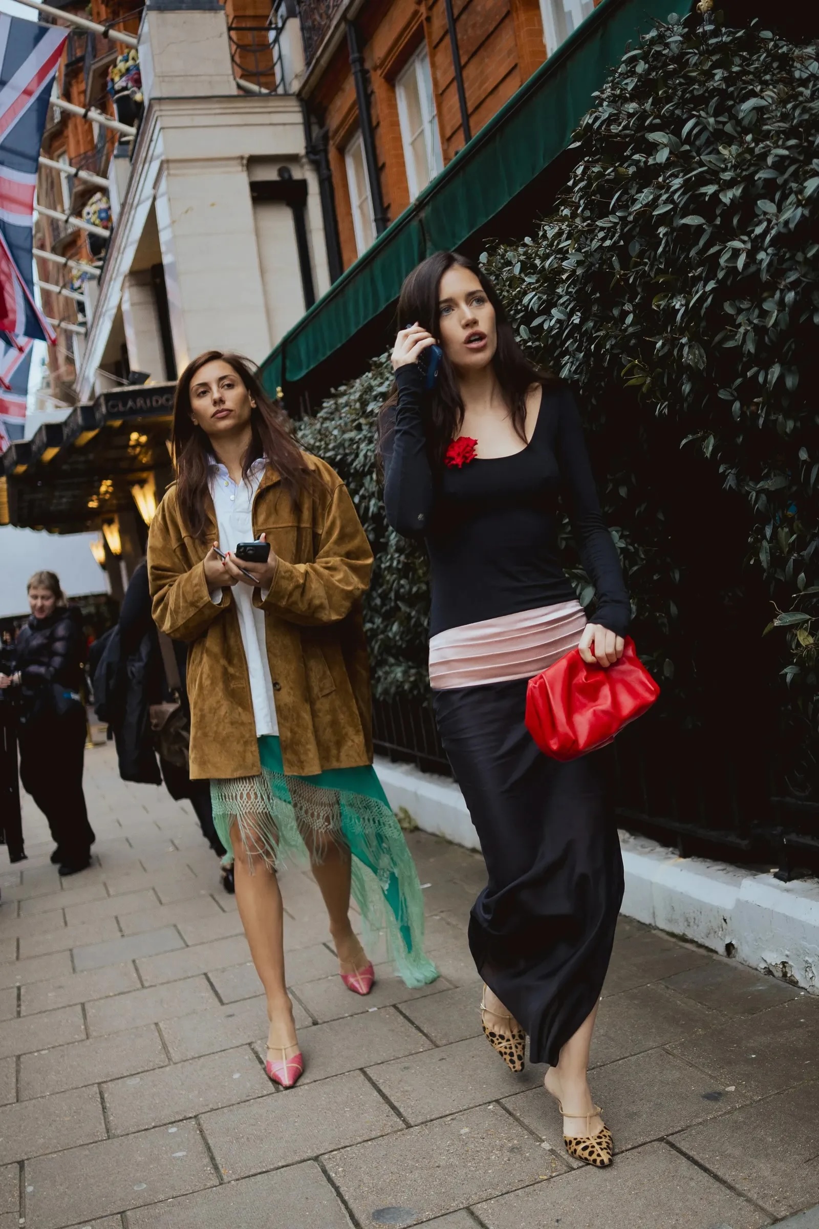 Όλα τα αξεσουάρ που φορούν τώρα στο Λονδίνο-4