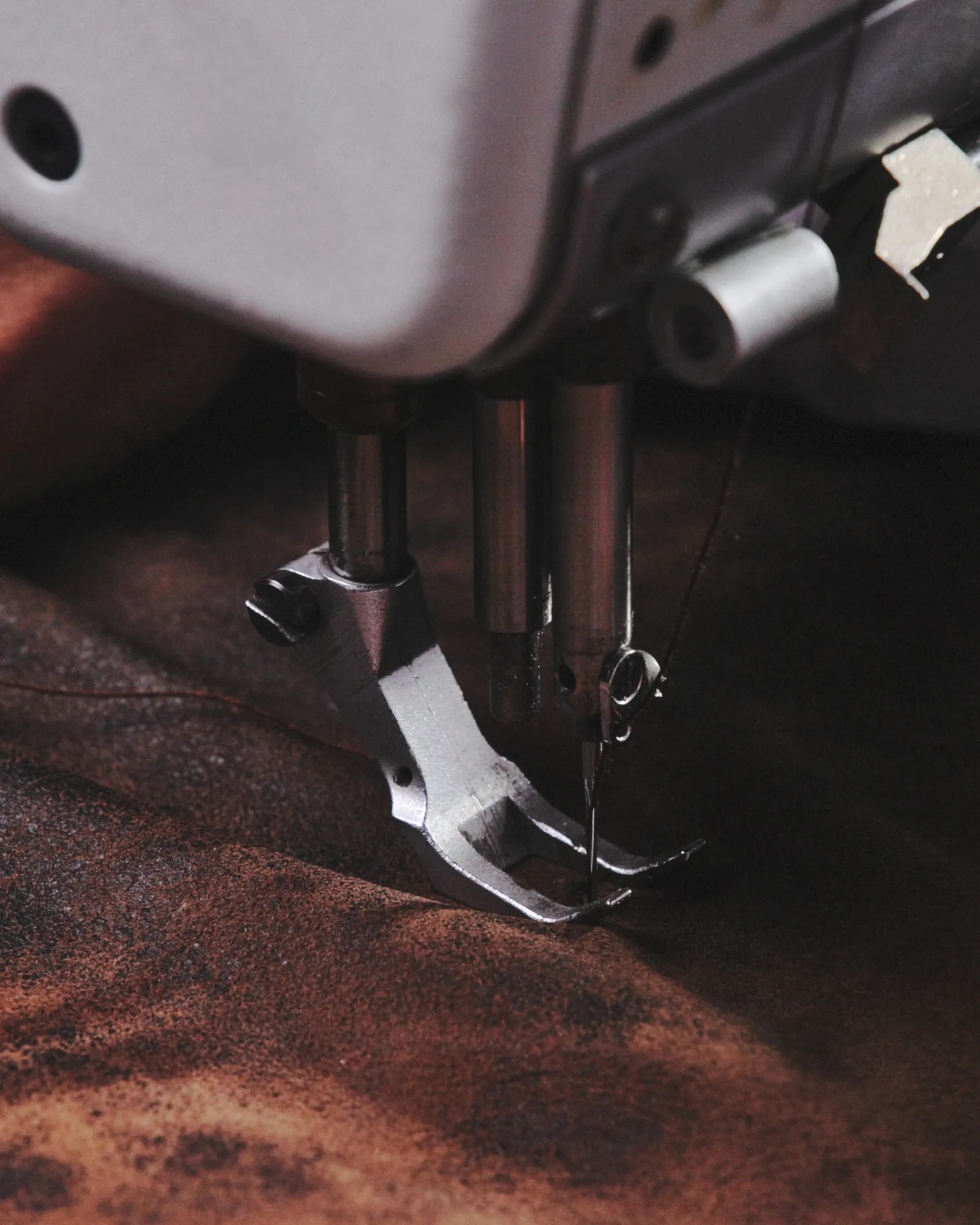 Miu Miu “used leather”:  Πώς κατασκευάζεται το περίφημο εφέ του οίκου-2