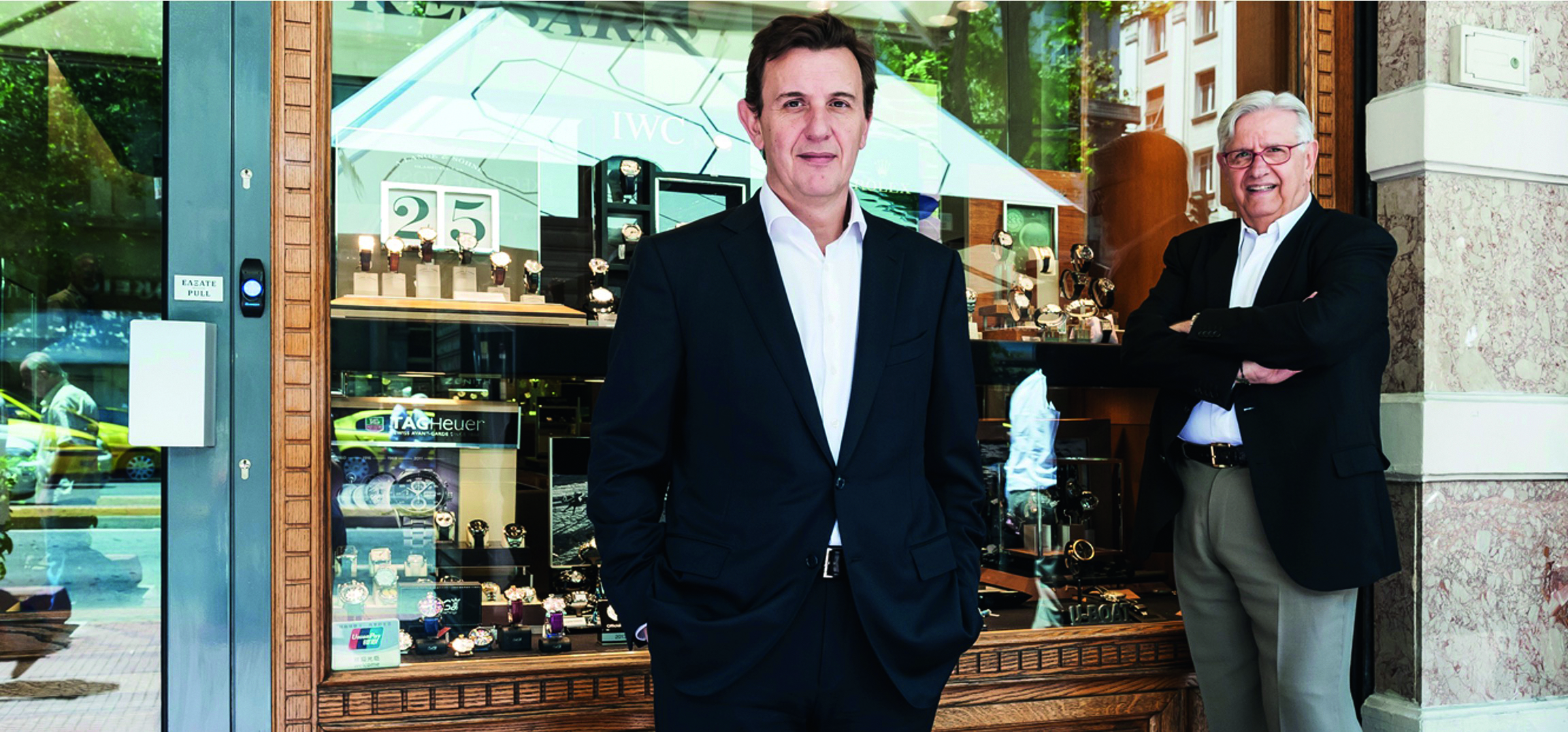 “Ένα Ρουμπίνι στο Μέρος της Καρδιάς”: Τα 60 χρόνια του Κώστα Καίσαρη στο κόσμημα σε μια πολυτελή έκδοση-5