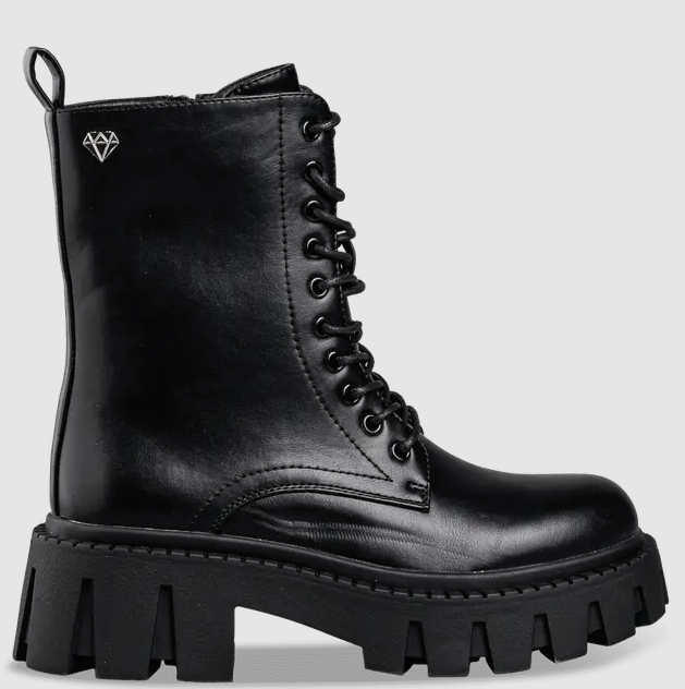 Το utility dressing είναι η νέα εκδοχή της πολυτέλειας για την άνοιξη 2026-7