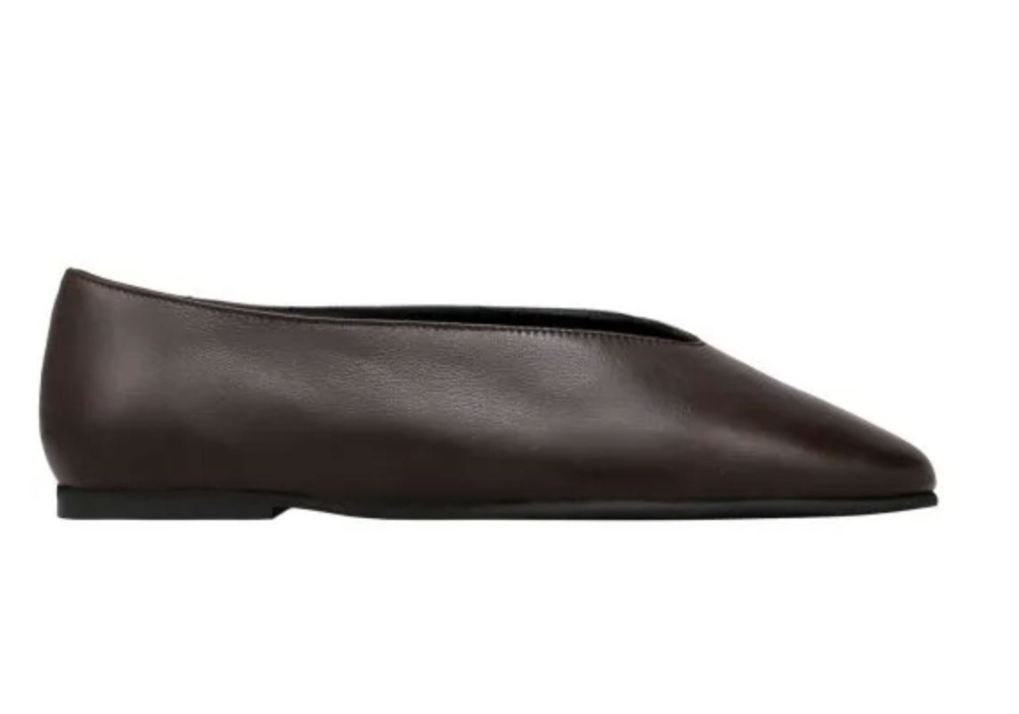 Glove shoes: Η άνετη τάση στην οποία θα είναι αδύνατο να αντισταθεί κανείς την άνοιξη 2026-2