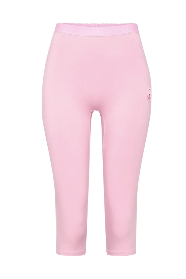 Capri παντελόνια: Είναι ξανά τάση το 2026, αρκεί να ακολουθήσετε αυτούς τους συνδυασμούς-5