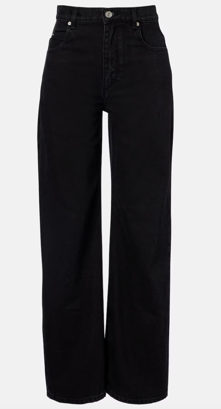 Μαύρο τζιν: Τα 5 στυλ που είναι τάση το 2026-4