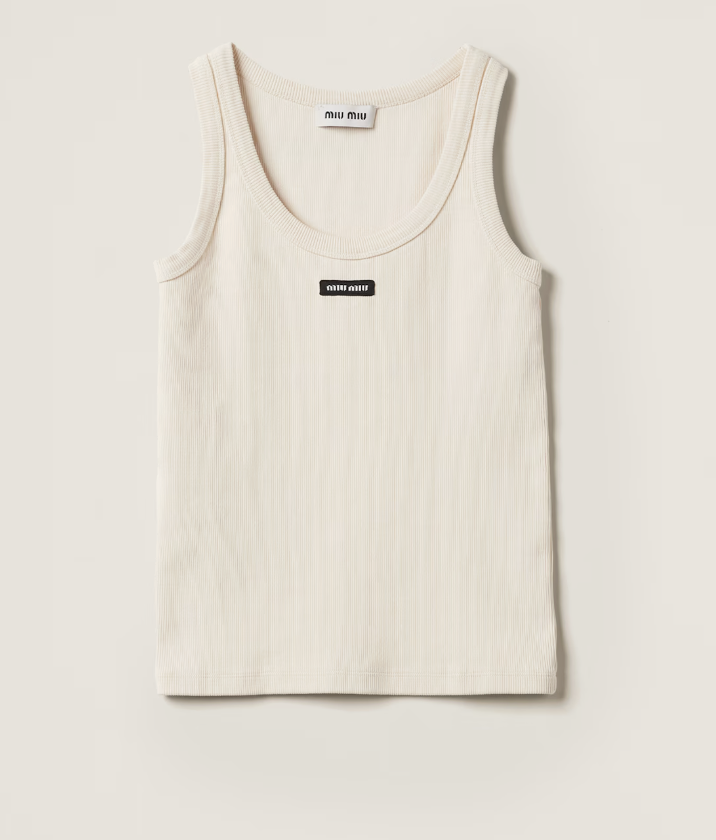 Κόκκινο και μπεζ: Ο κομψός συνδυασμός που θα αντικαταστήσει τα neutrals-10